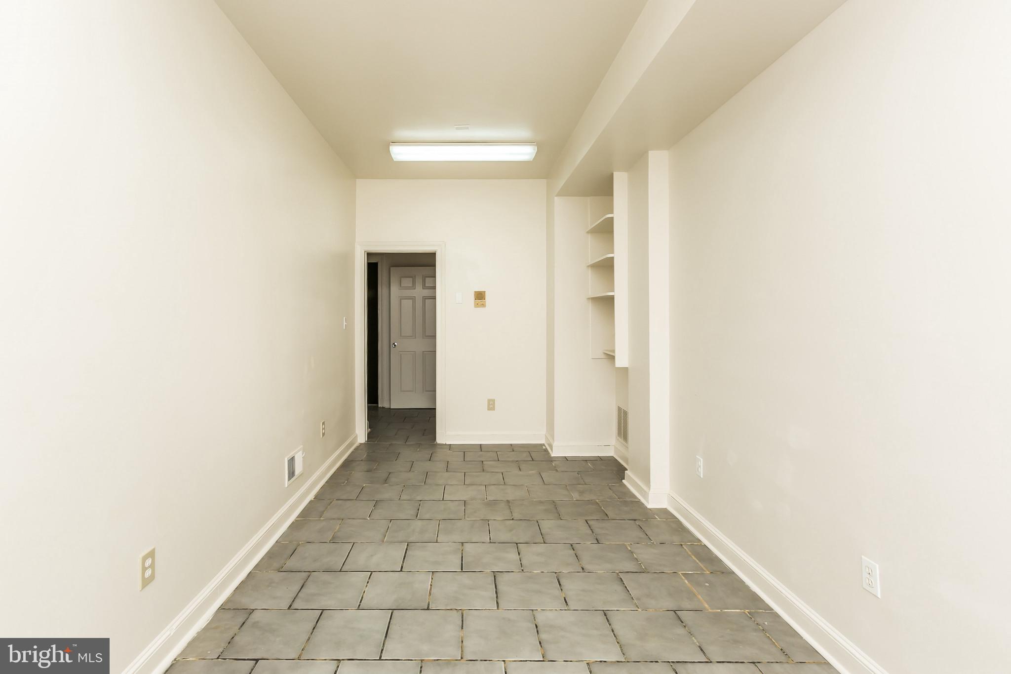 HOLLINS MARKET - Residential