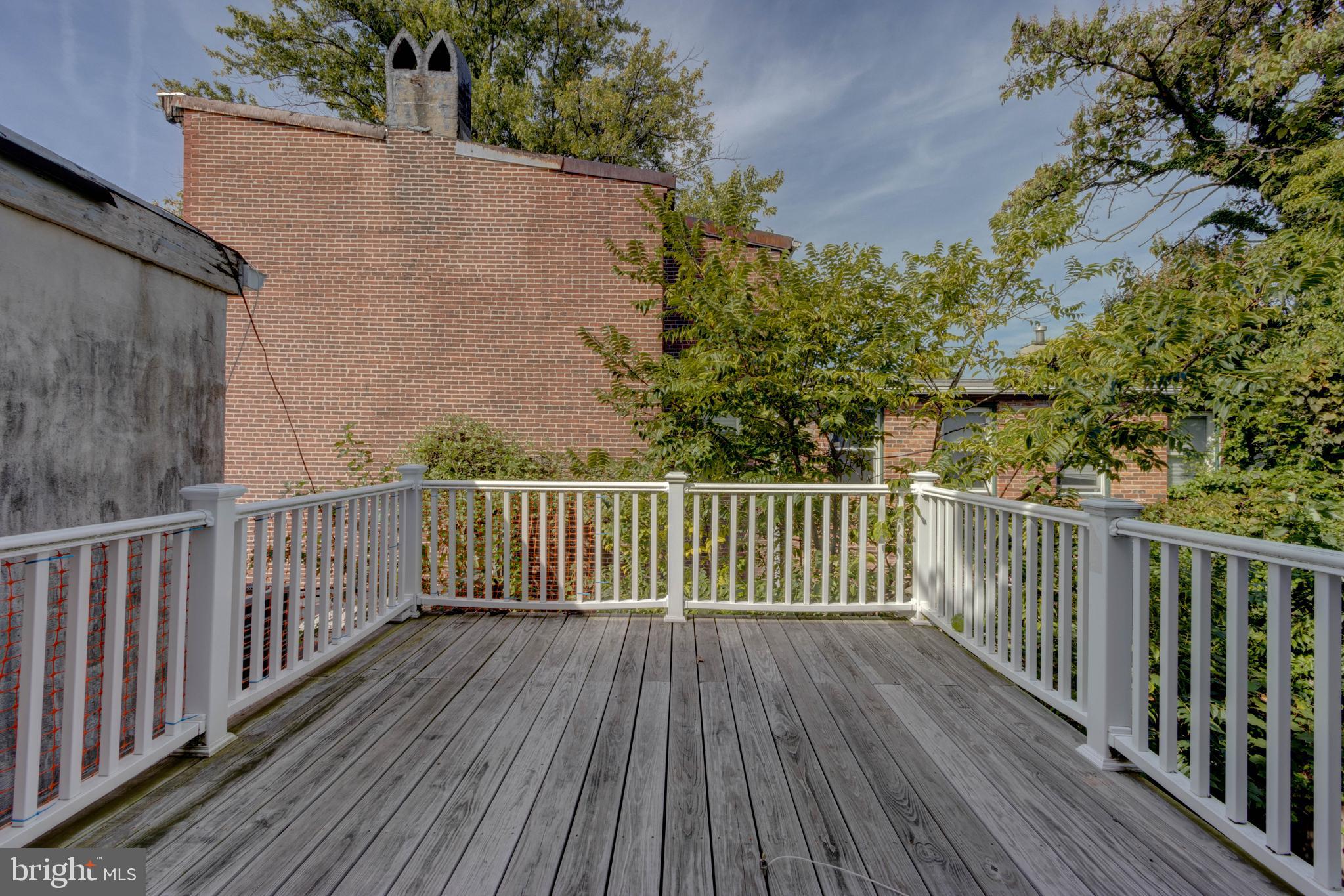 HOLLINS MARKET - Residential