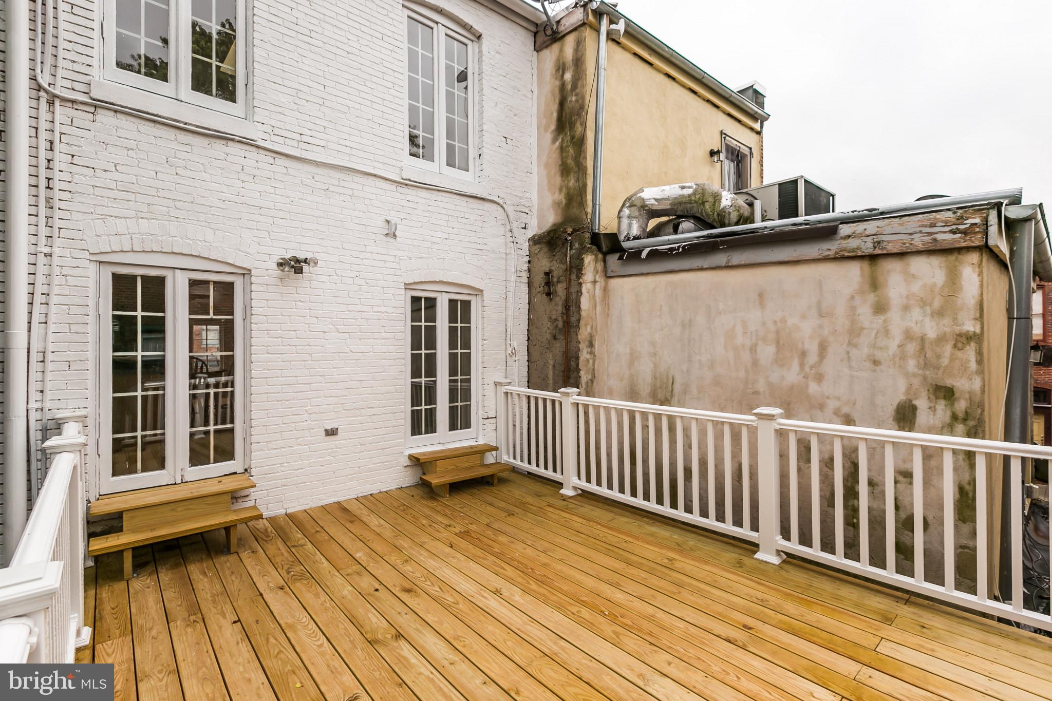 HOLLINS MARKET - Residential