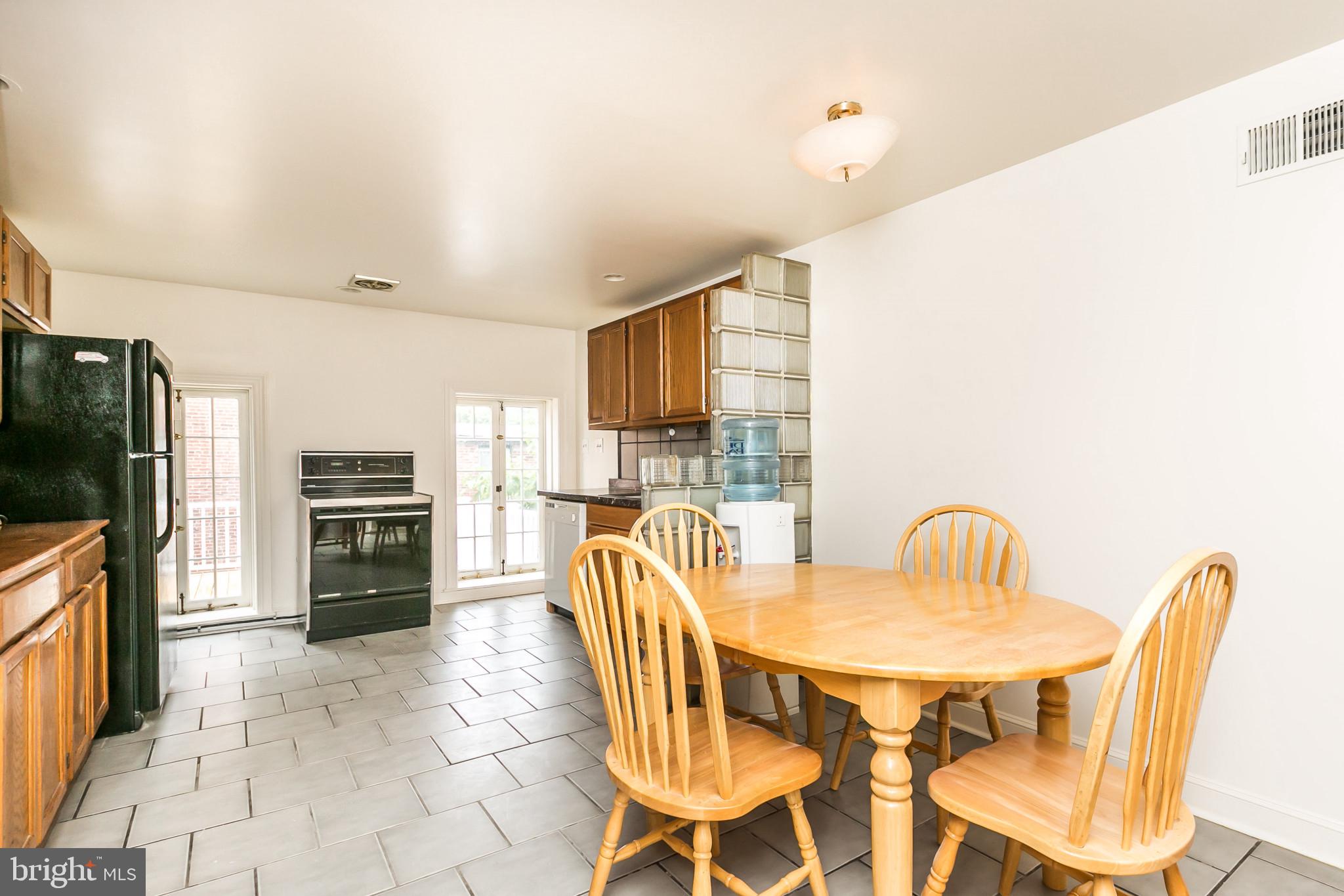 HOLLINS MARKET - Residential