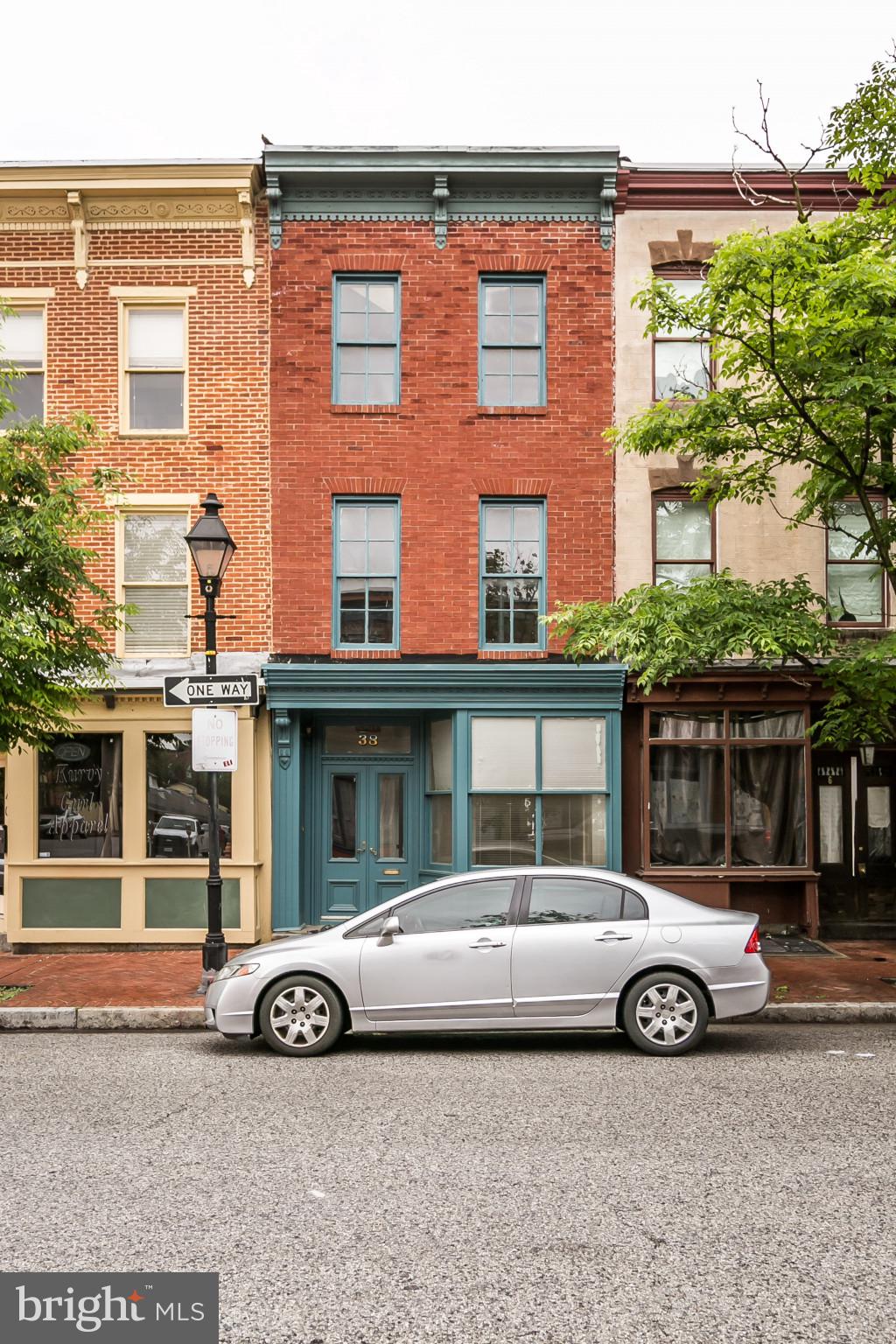 HOLLINS MARKET - Residential