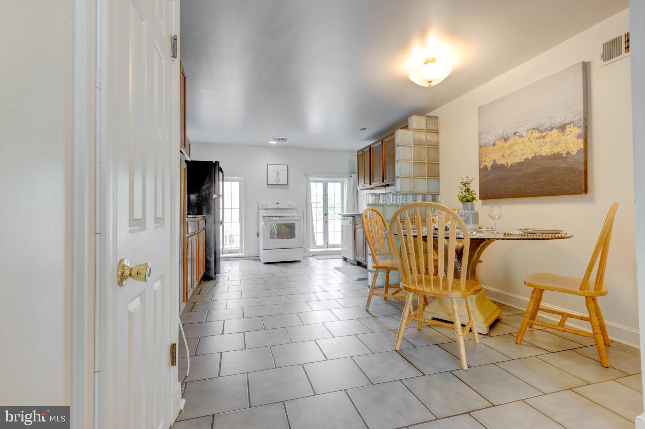 HOLLINS MARKET - Residential