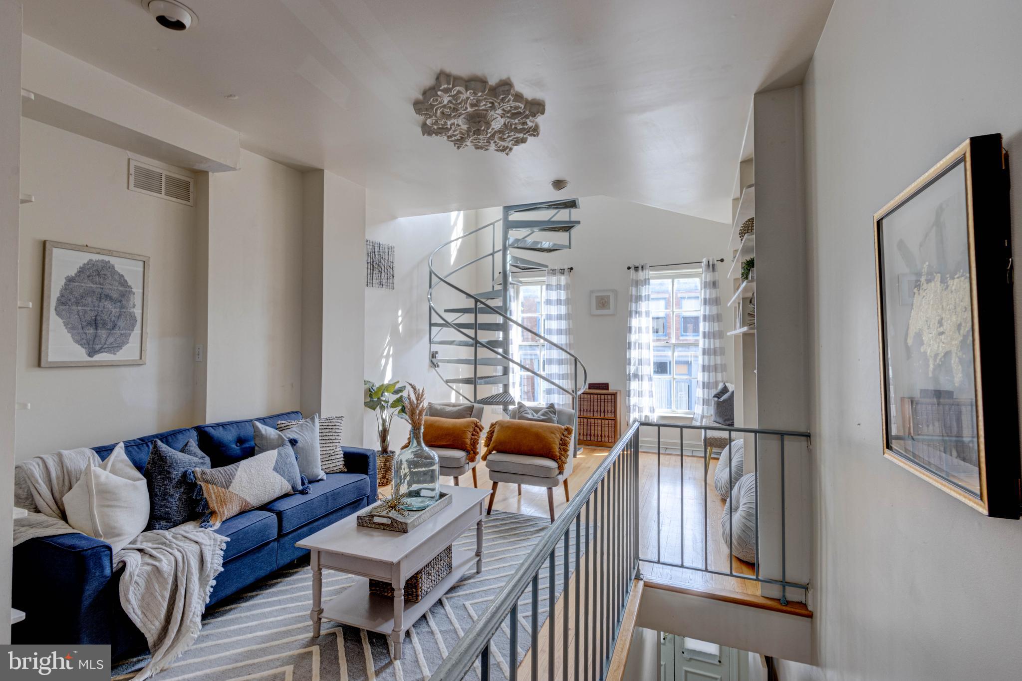 HOLLINS MARKET - Residential