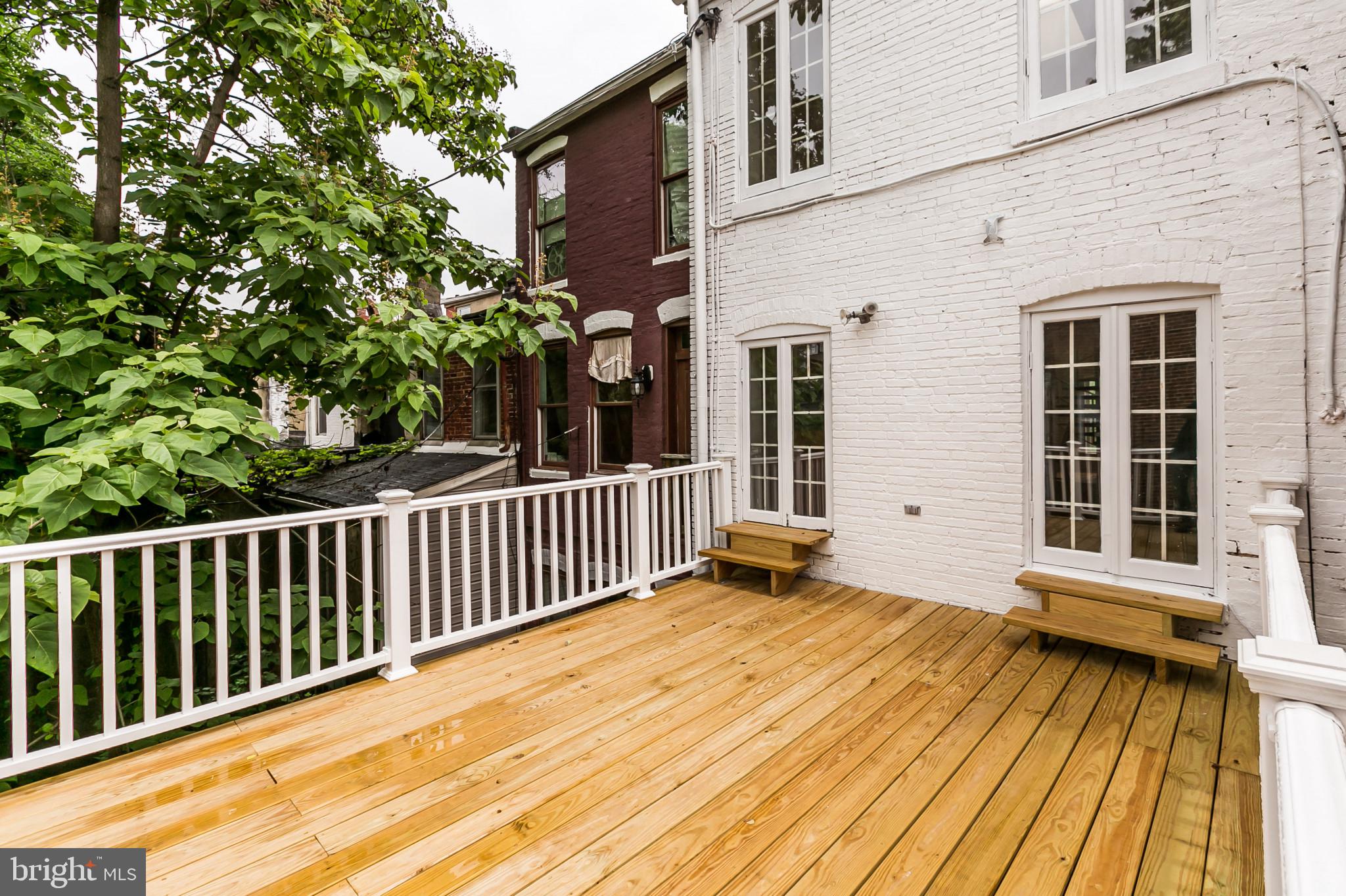 HOLLINS MARKET - Residential