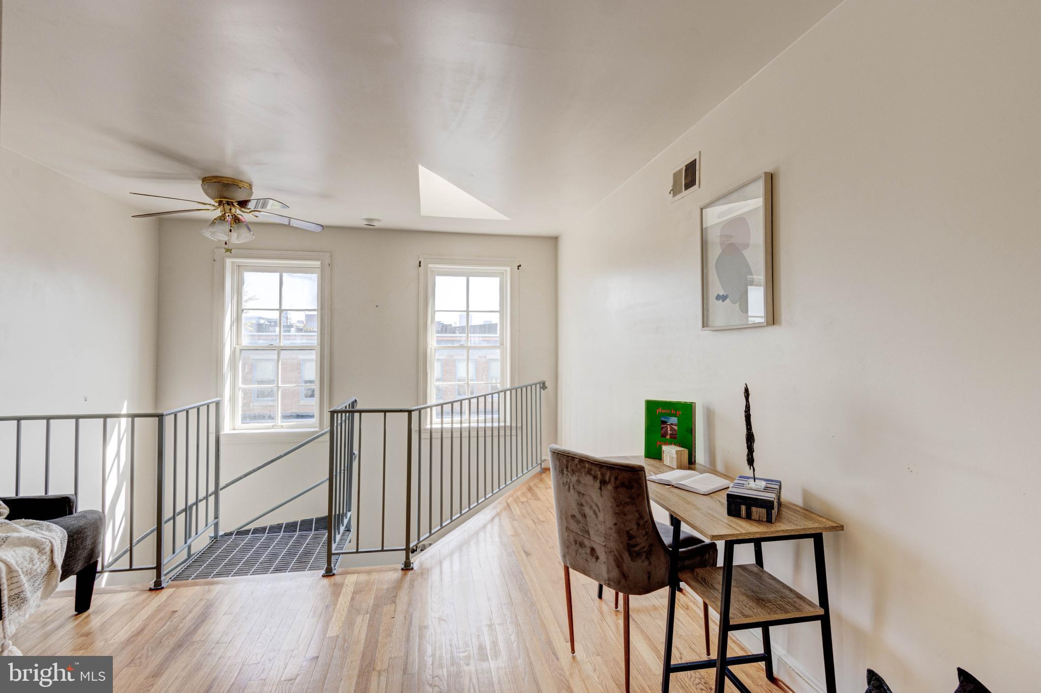 HOLLINS MARKET - Residential