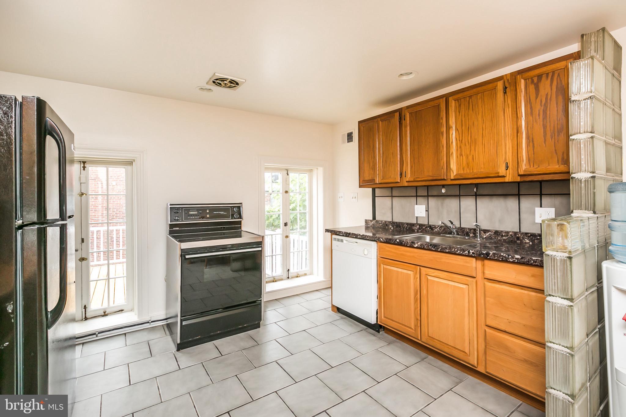 HOLLINS MARKET - Residential