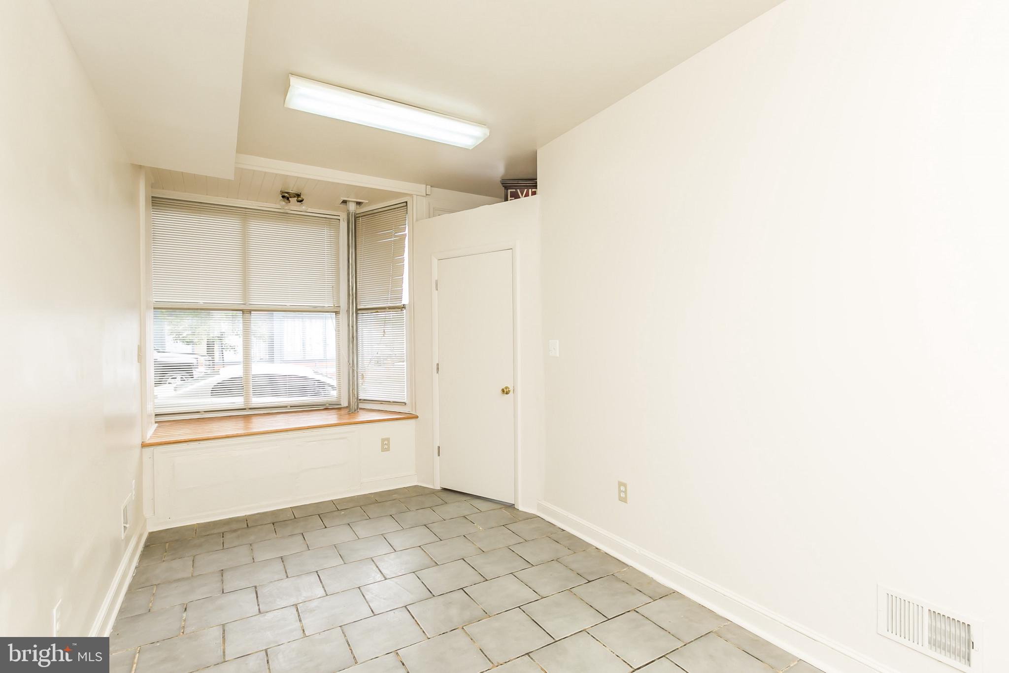 HOLLINS MARKET - Residential