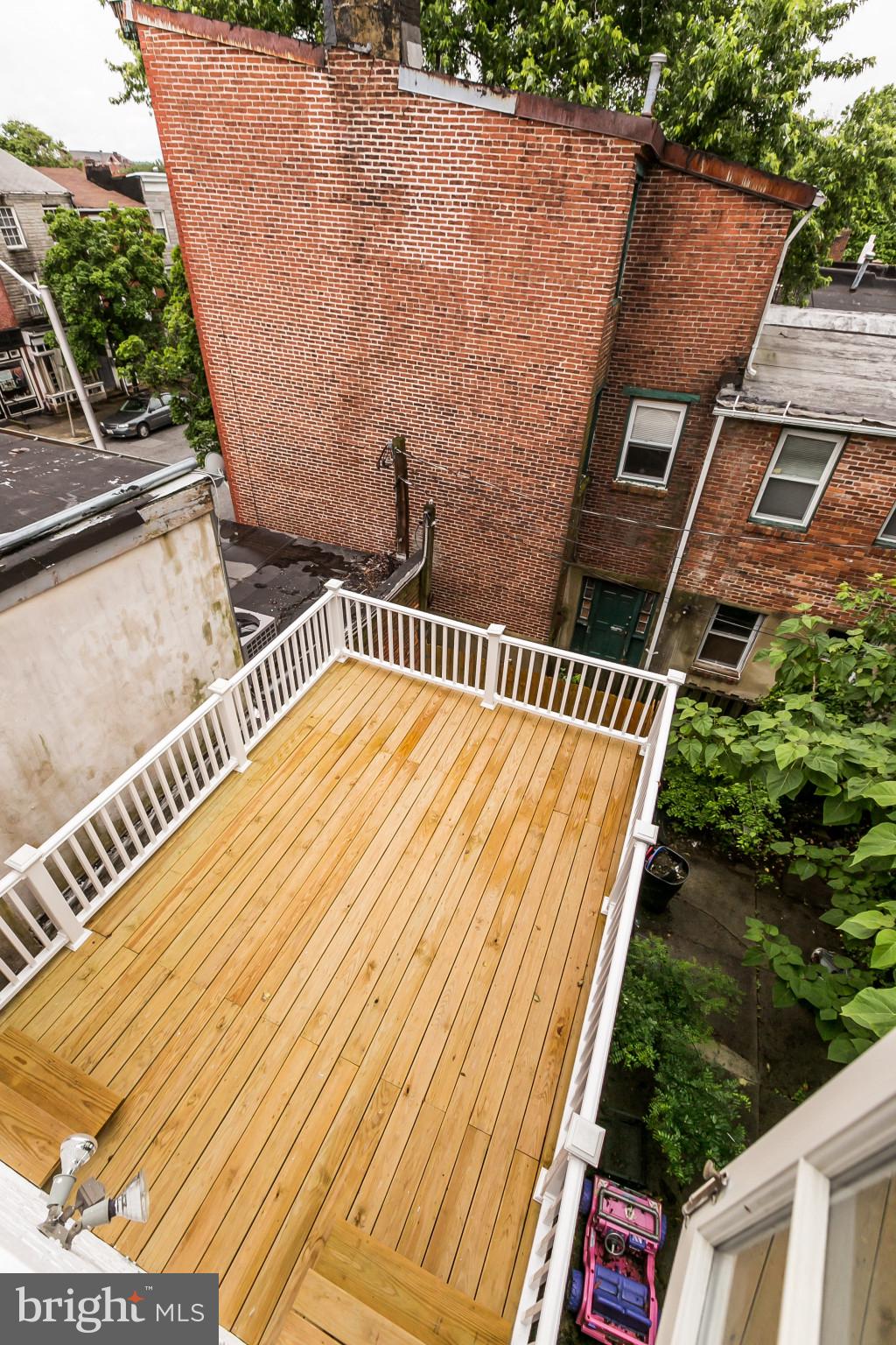 HOLLINS MARKET - Residential