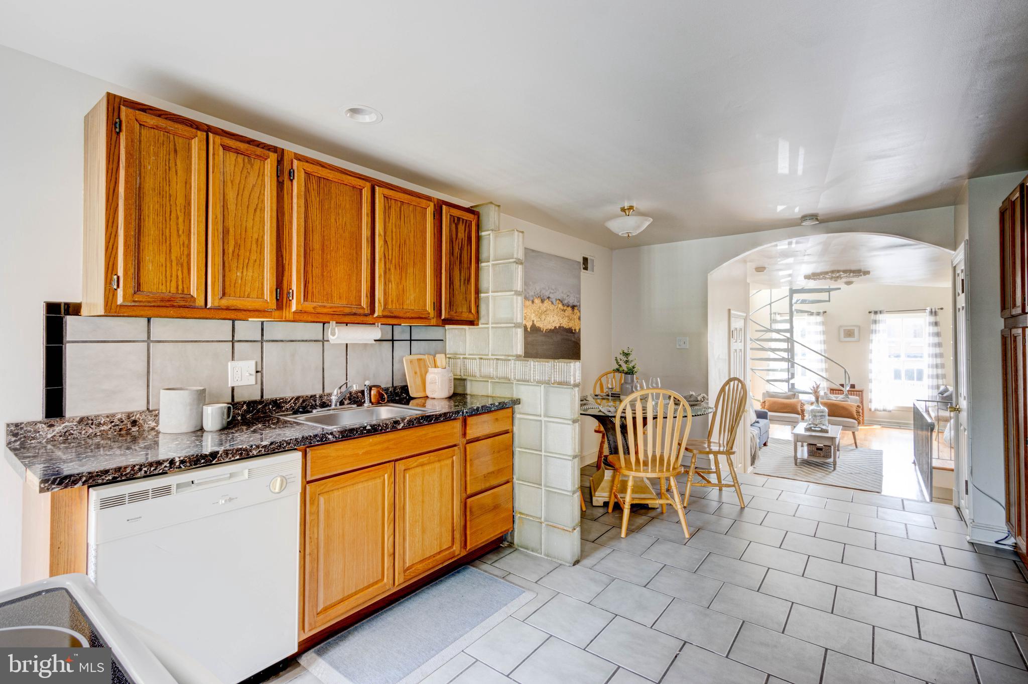 HOLLINS MARKET - Residential