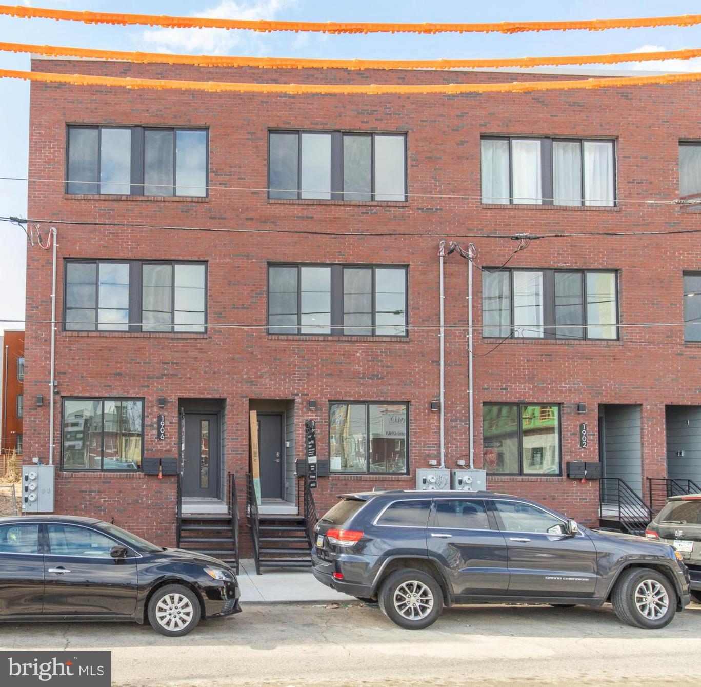 1906 E YORK STREET