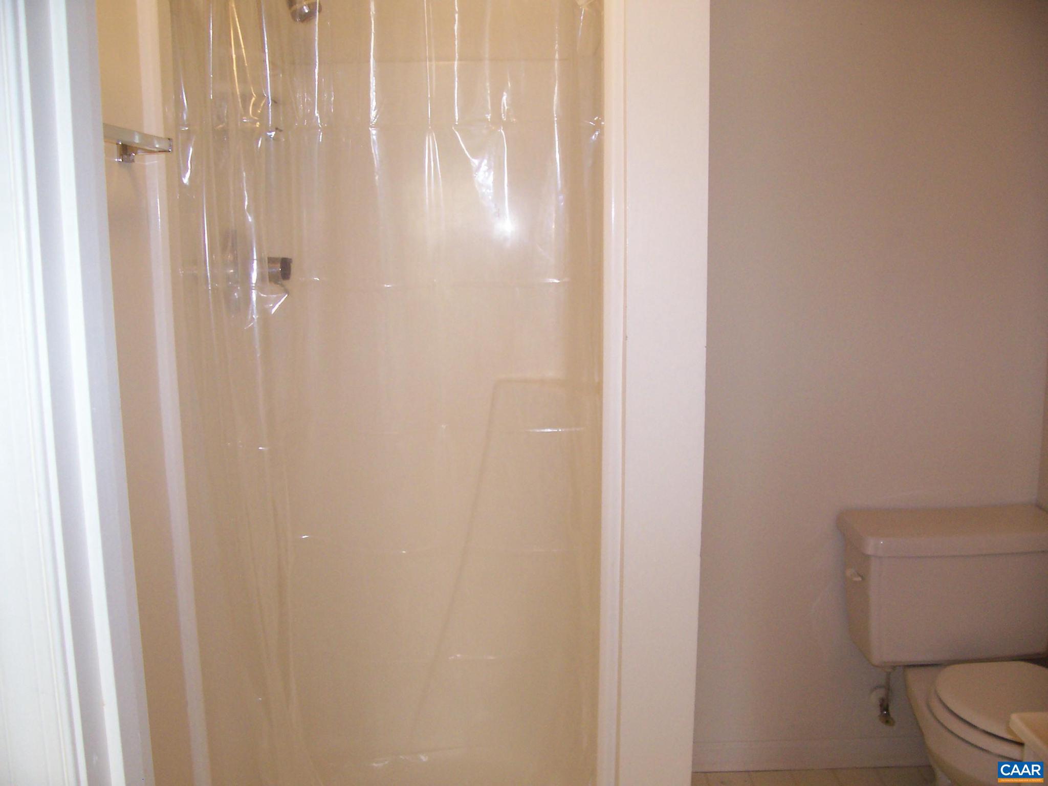 RUGBY - Residential Lease