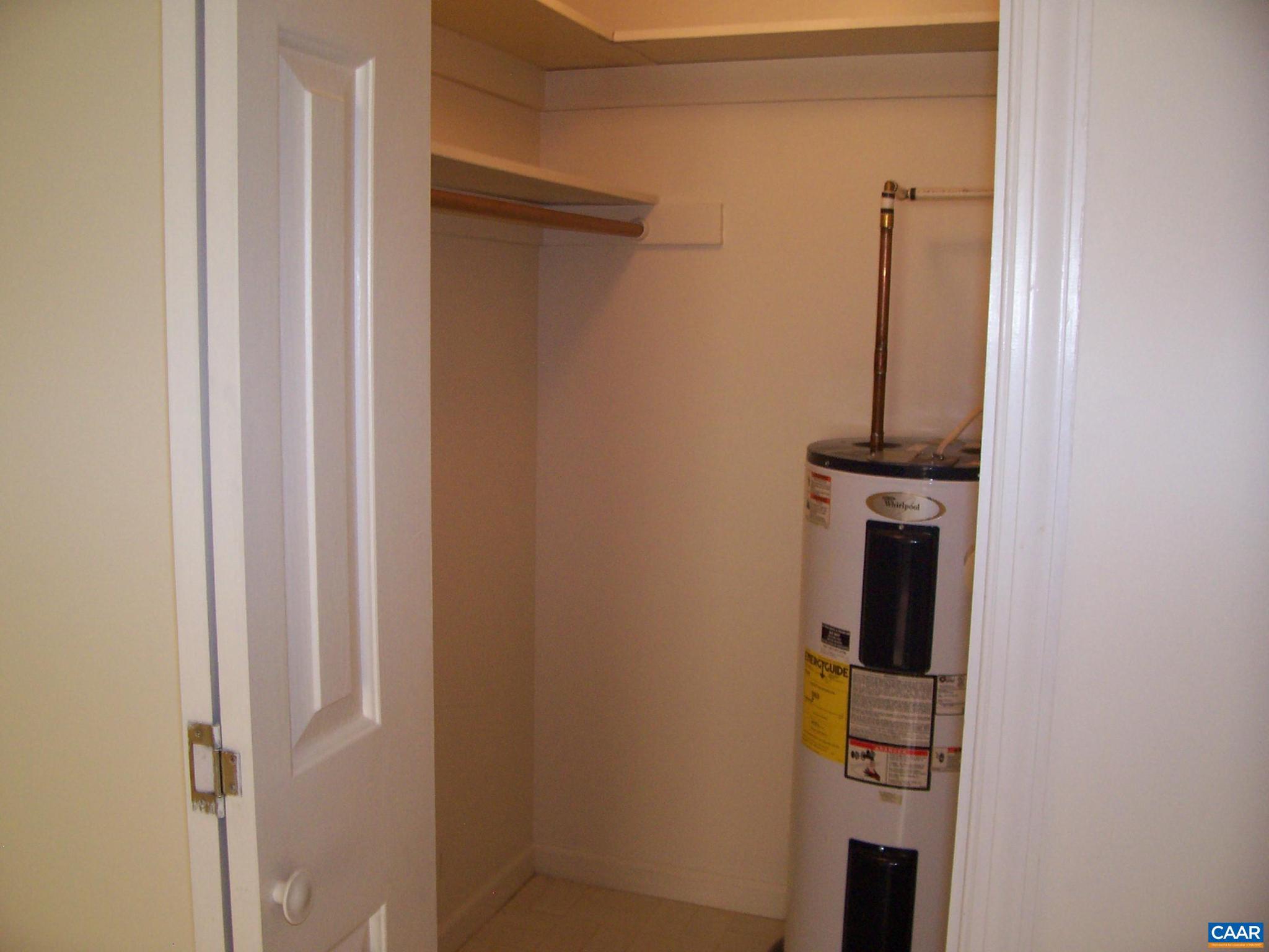 RUGBY - Residential Lease