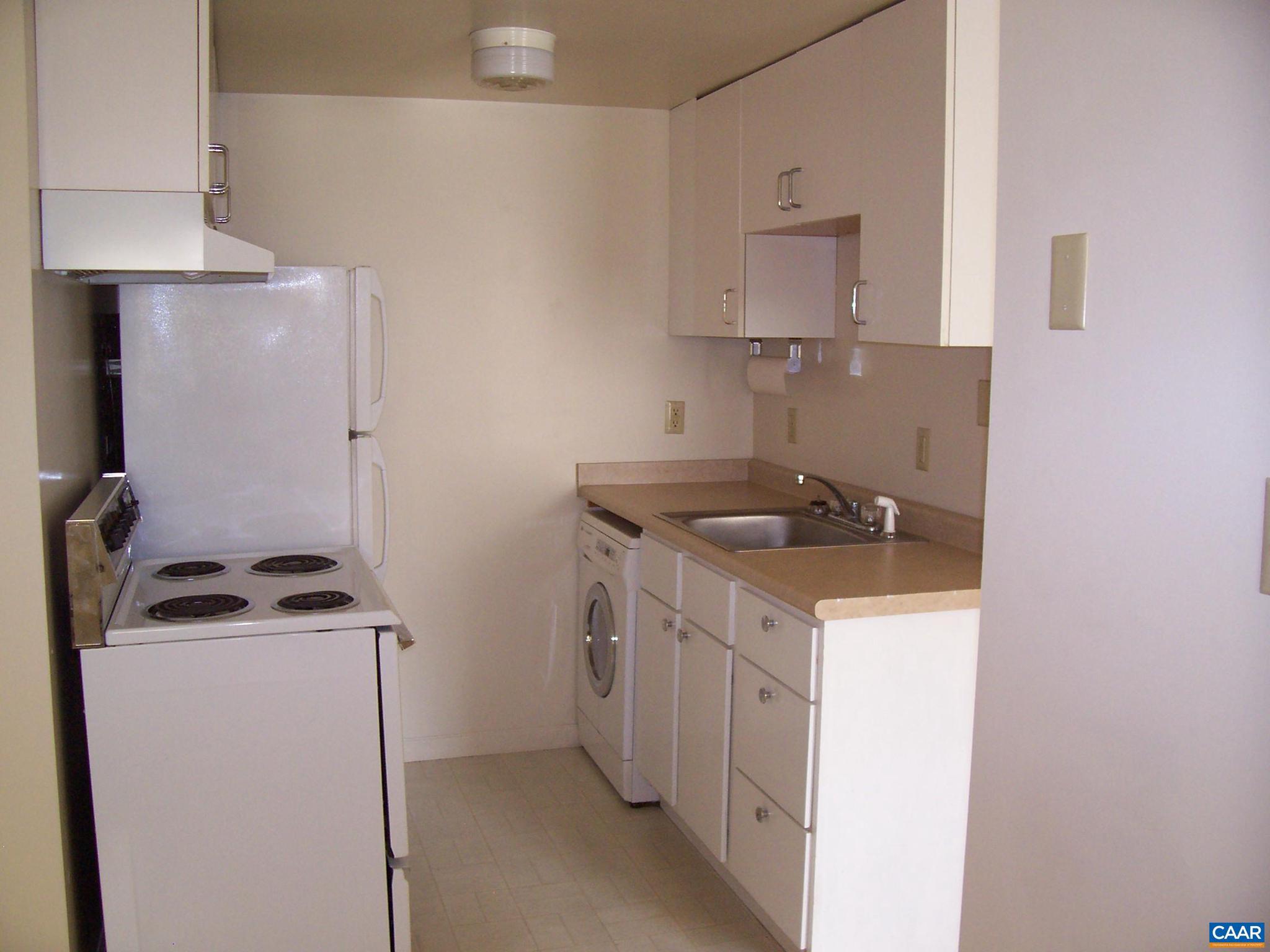 RUGBY - Residential Lease