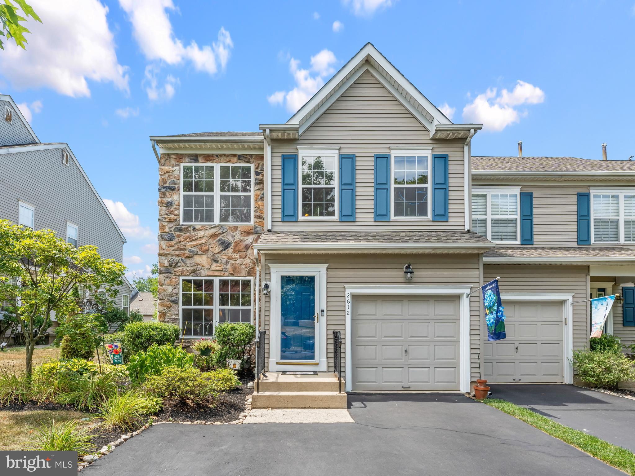 DEER RUN COURTS - Residential