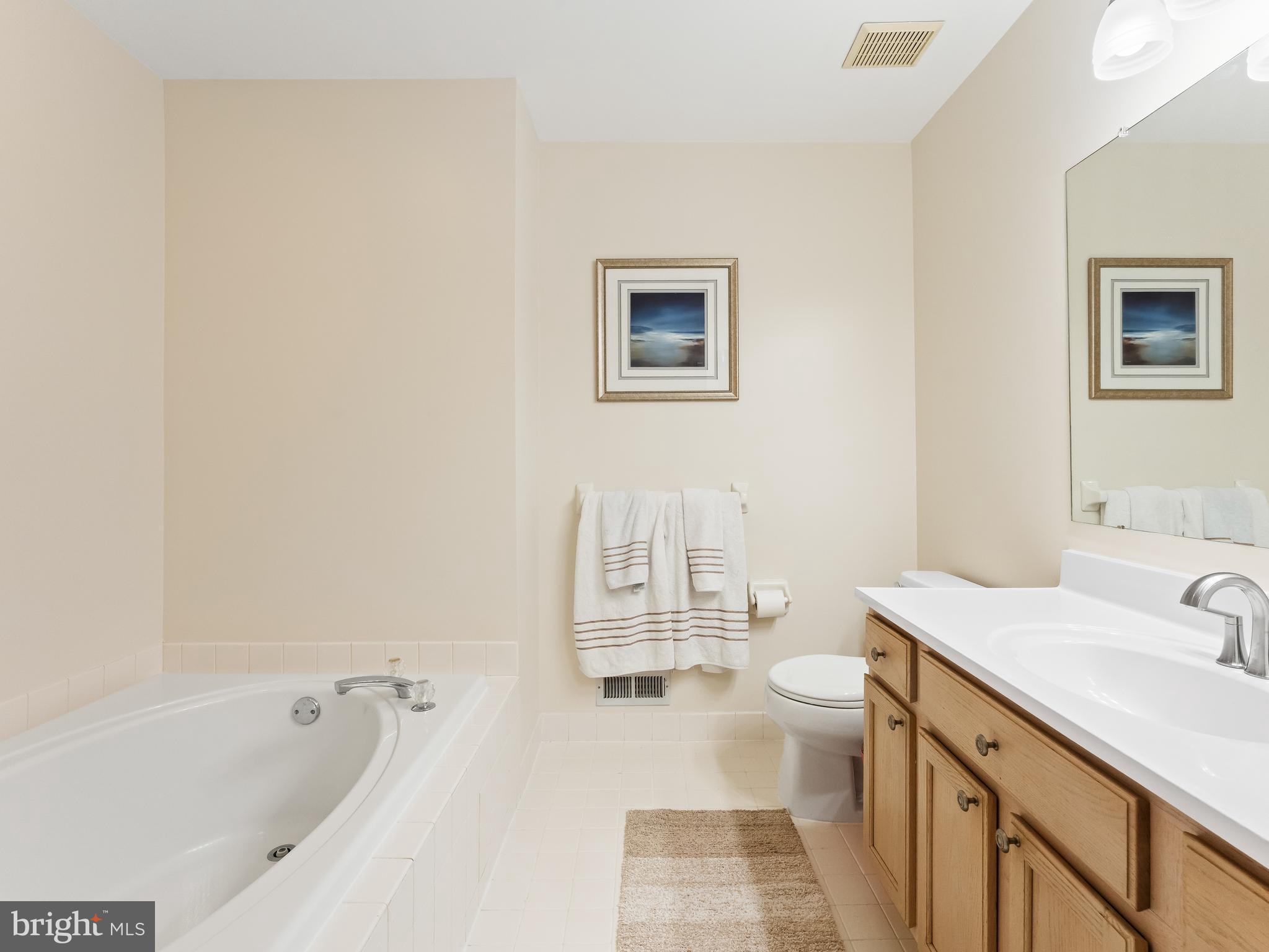 DEER RUN COURTS - Residential