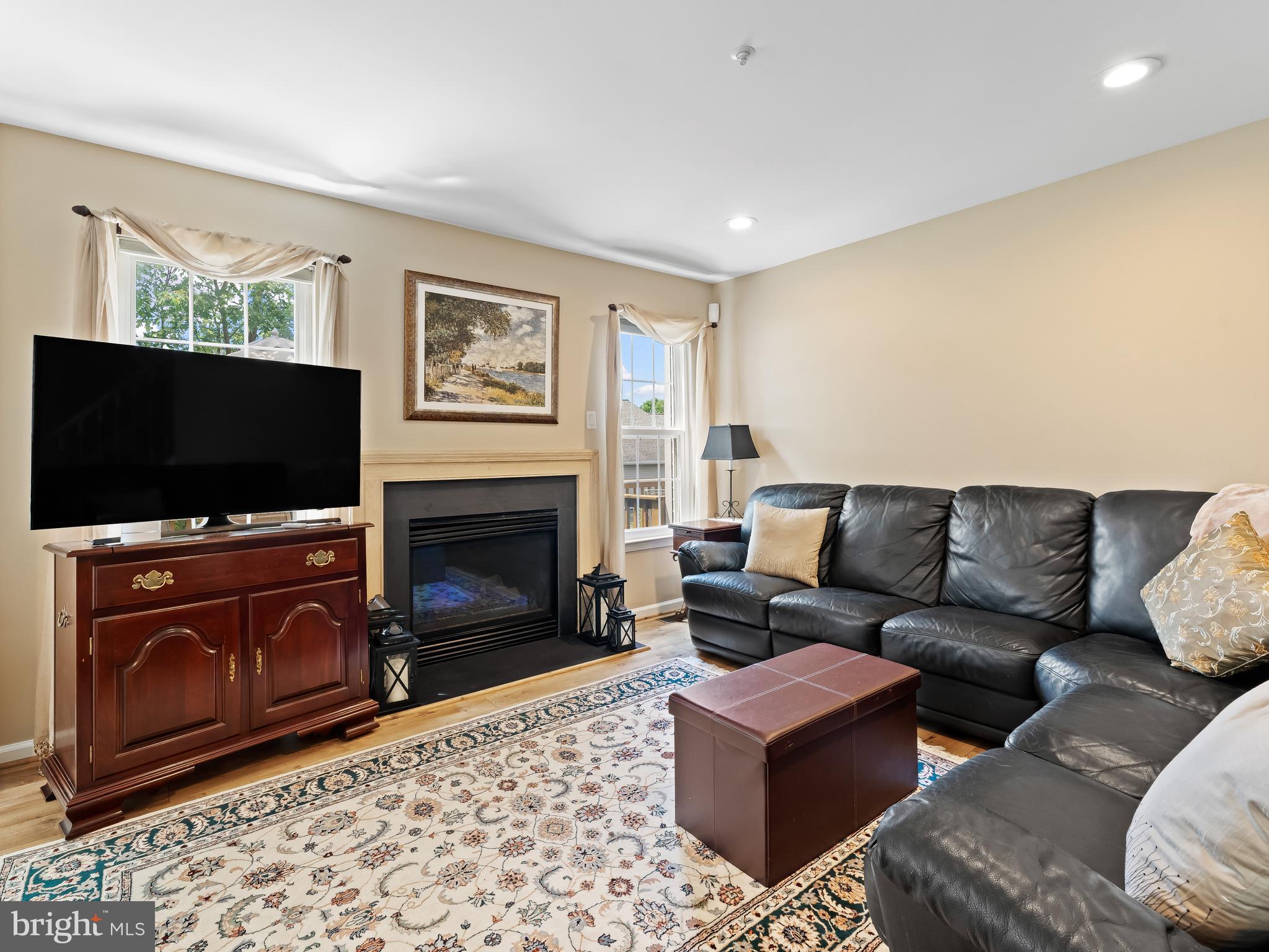 DEER RUN COURTS - Residential