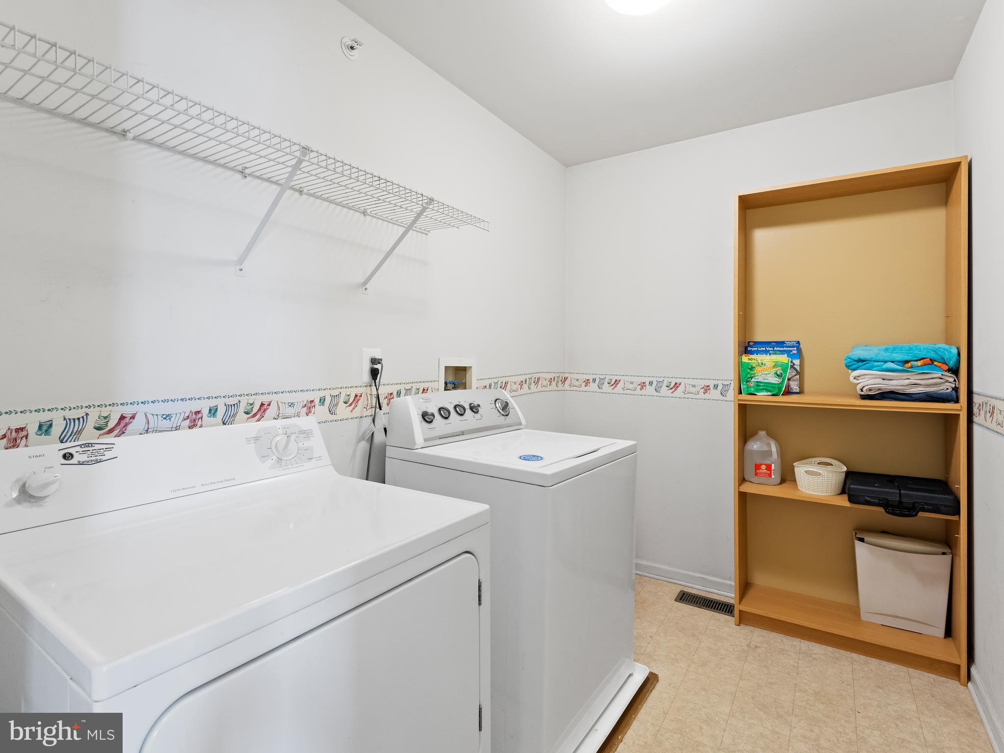 DEER RUN COURTS - Residential