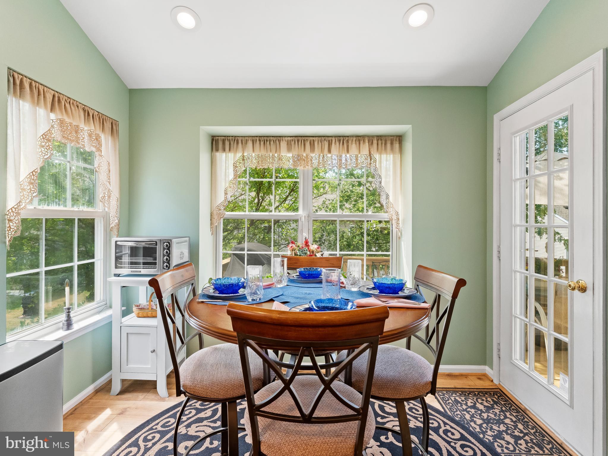 DEER RUN COURTS - Residential