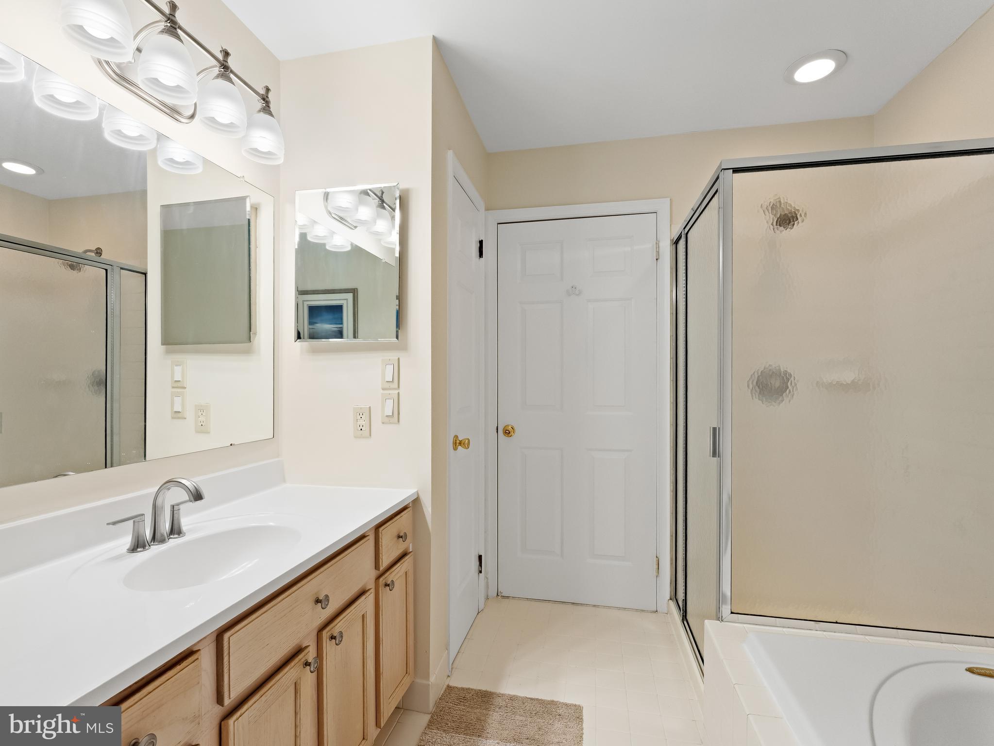 DEER RUN COURTS - Residential