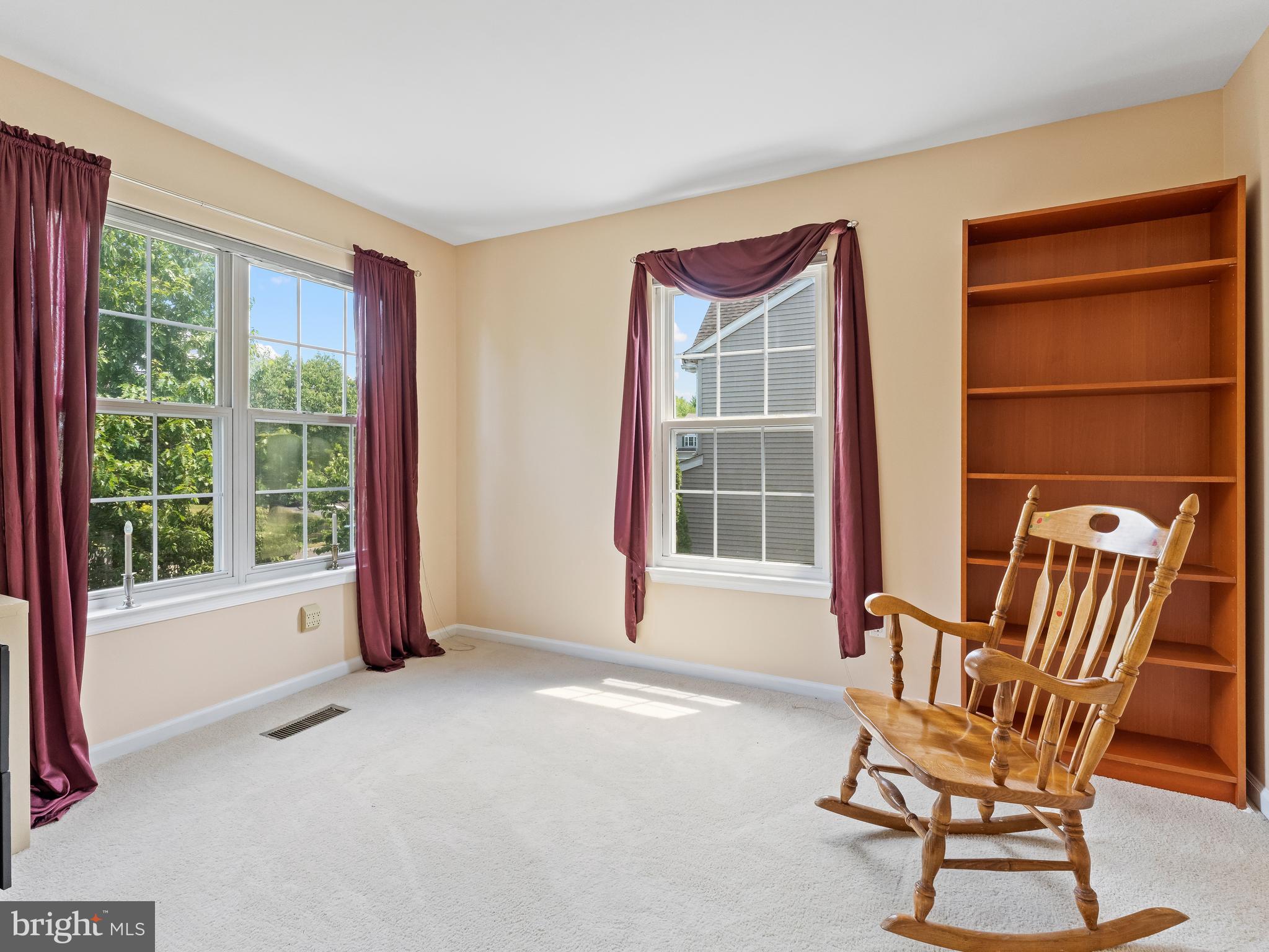 DEER RUN COURTS - Residential