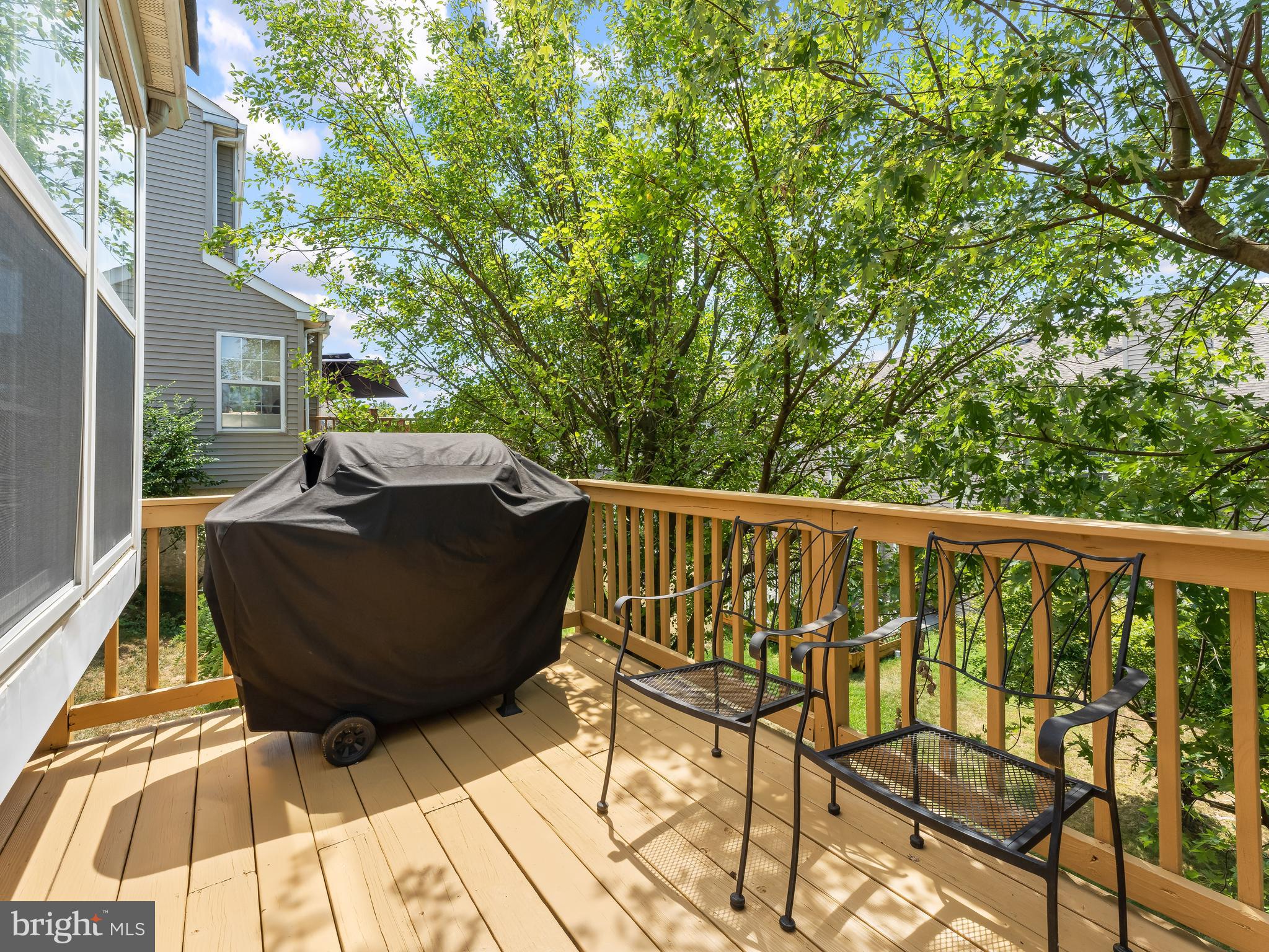 DEER RUN COURTS - Residential