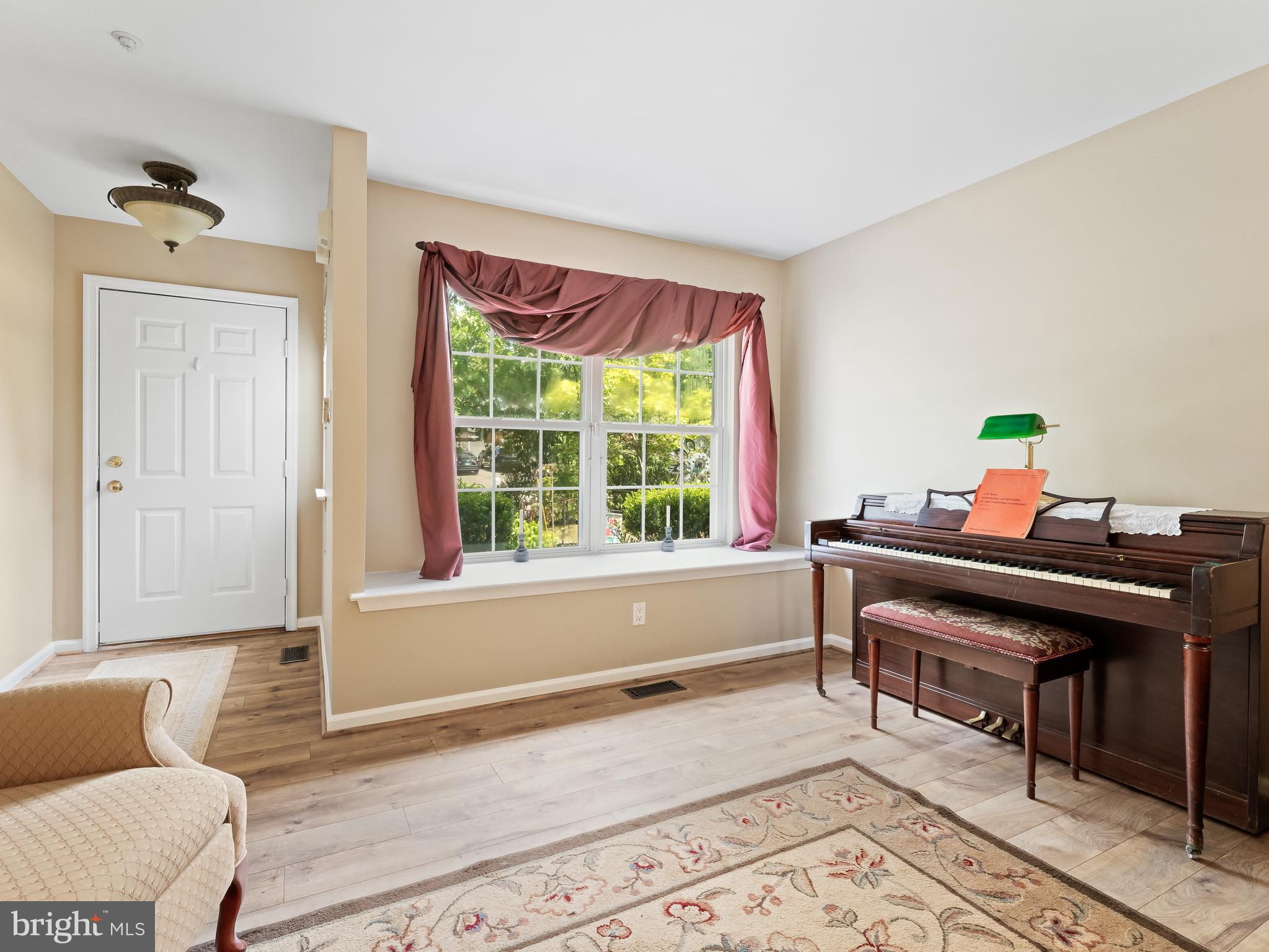 DEER RUN COURTS - Residential