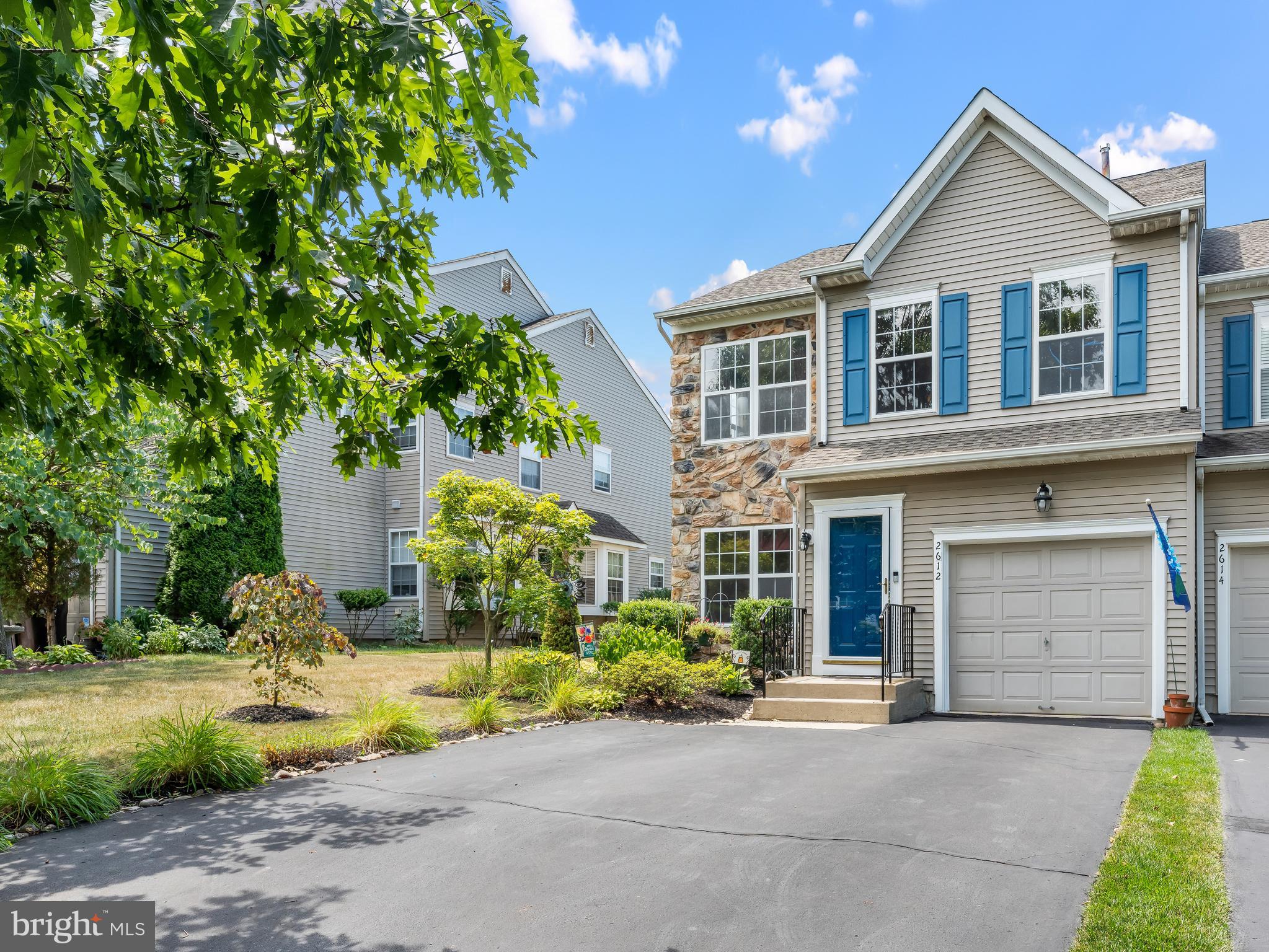 DEER RUN COURTS - Residential