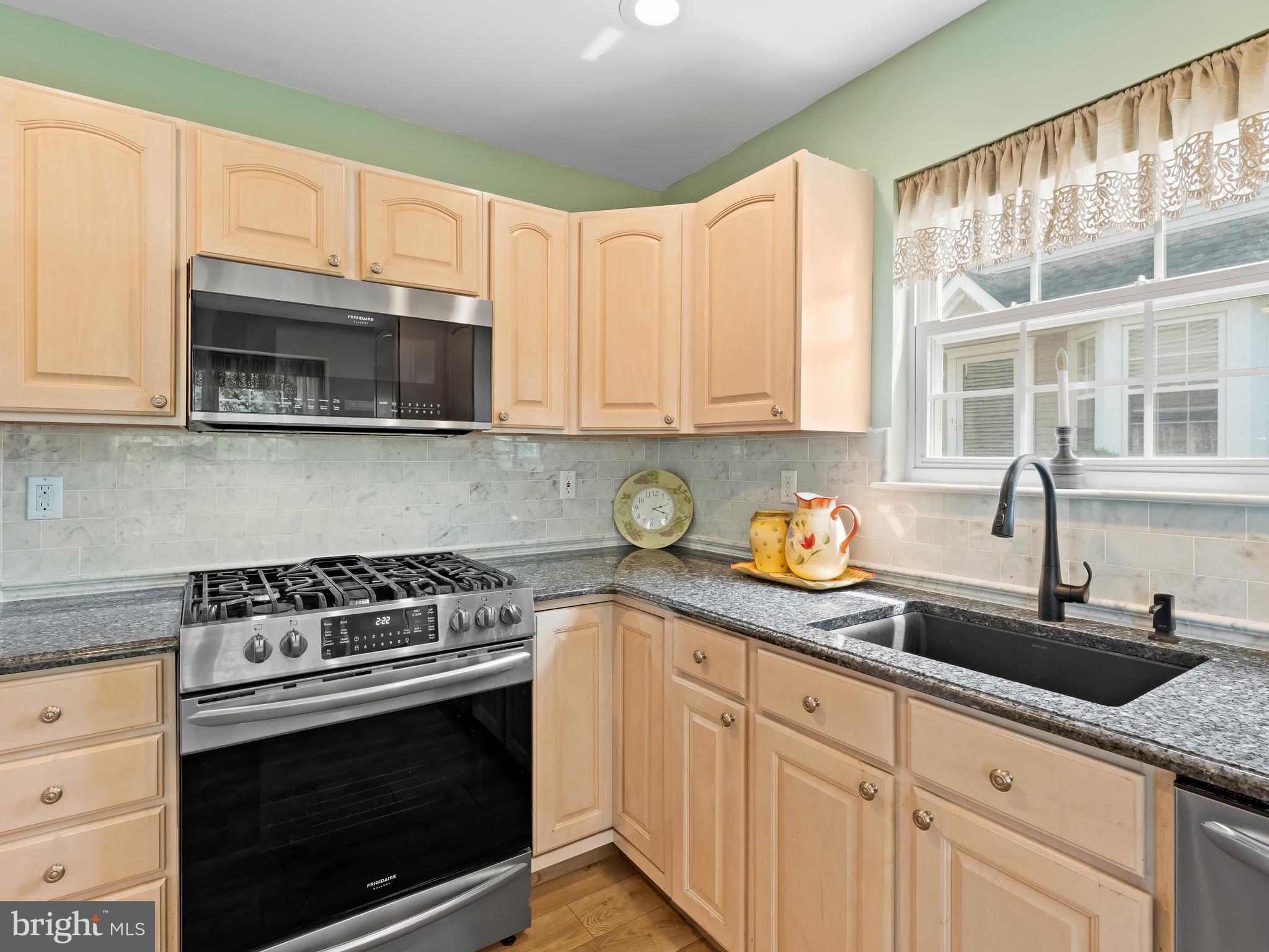 DEER RUN COURTS - Residential