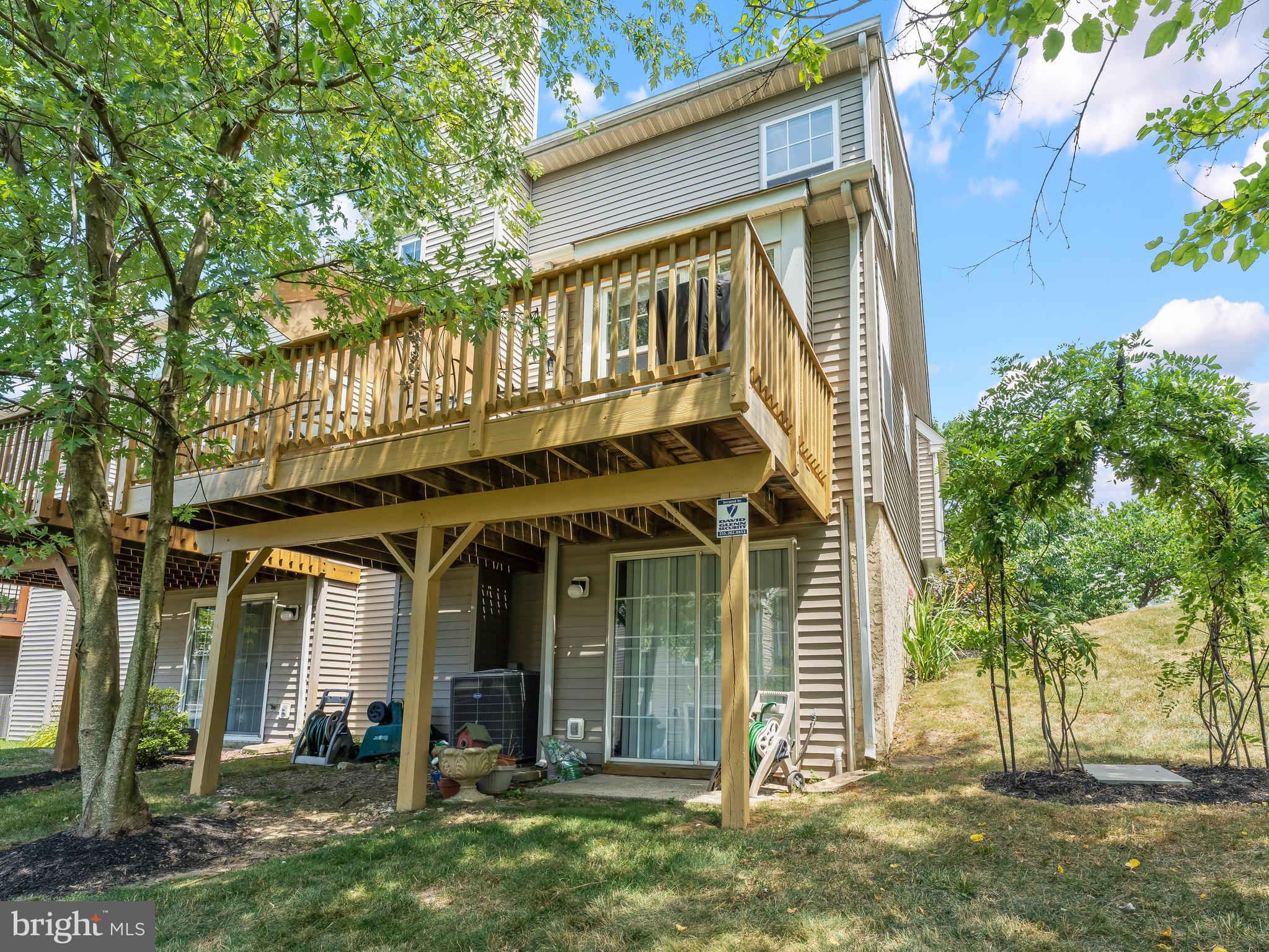 DEER RUN COURTS - Residential