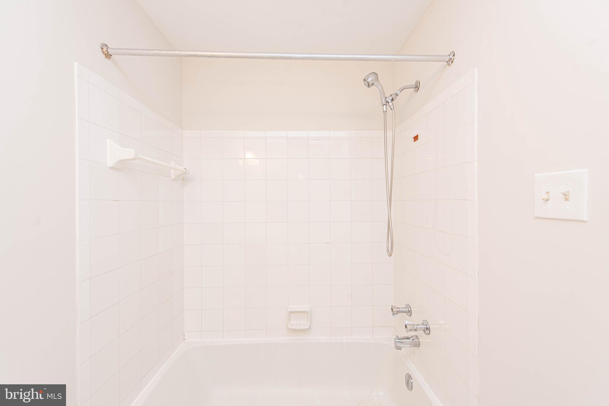 VILLAGE OF HICKORY RIDGE - Residential Lease