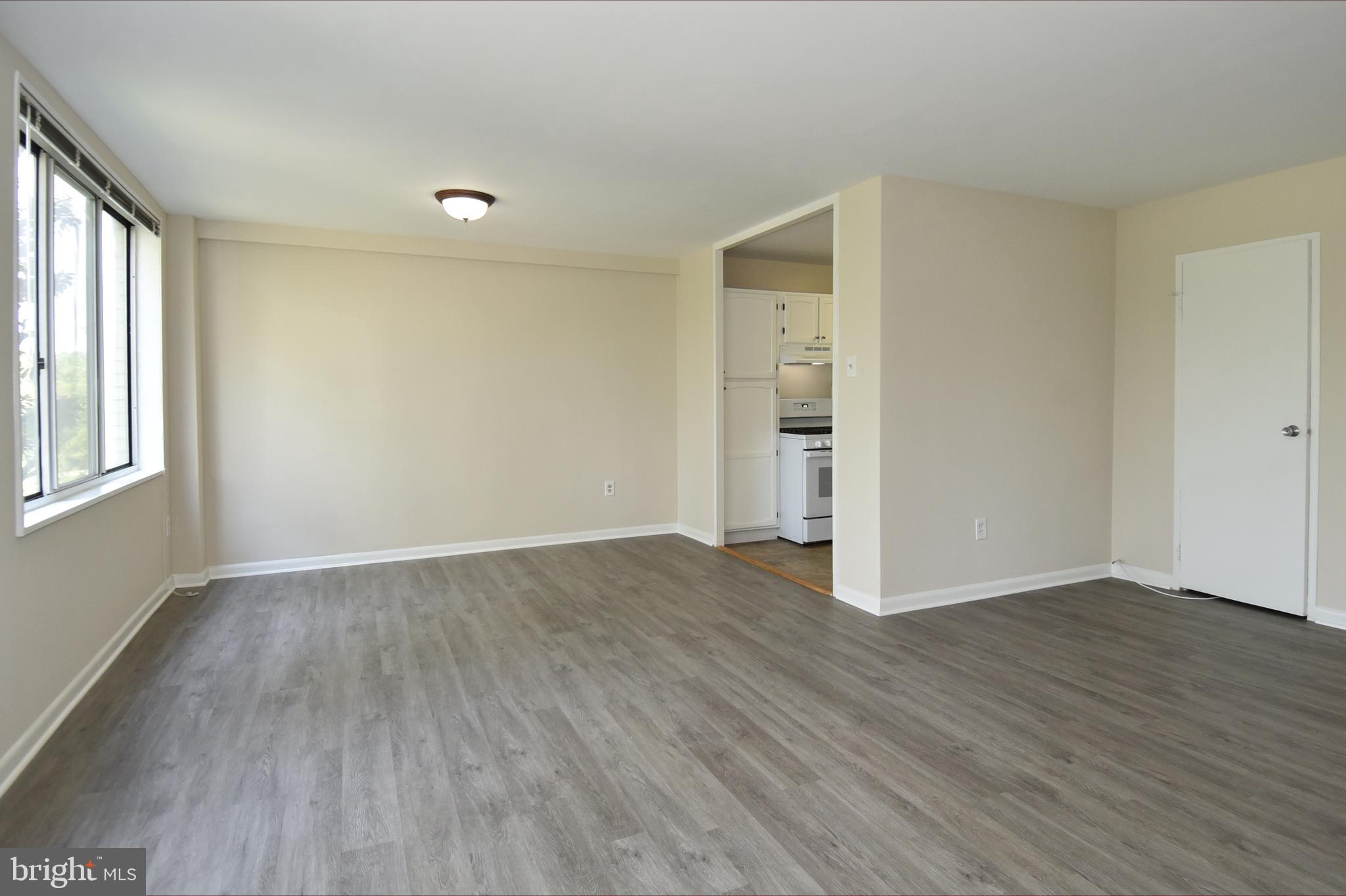 RIVER TOWERS - Residential