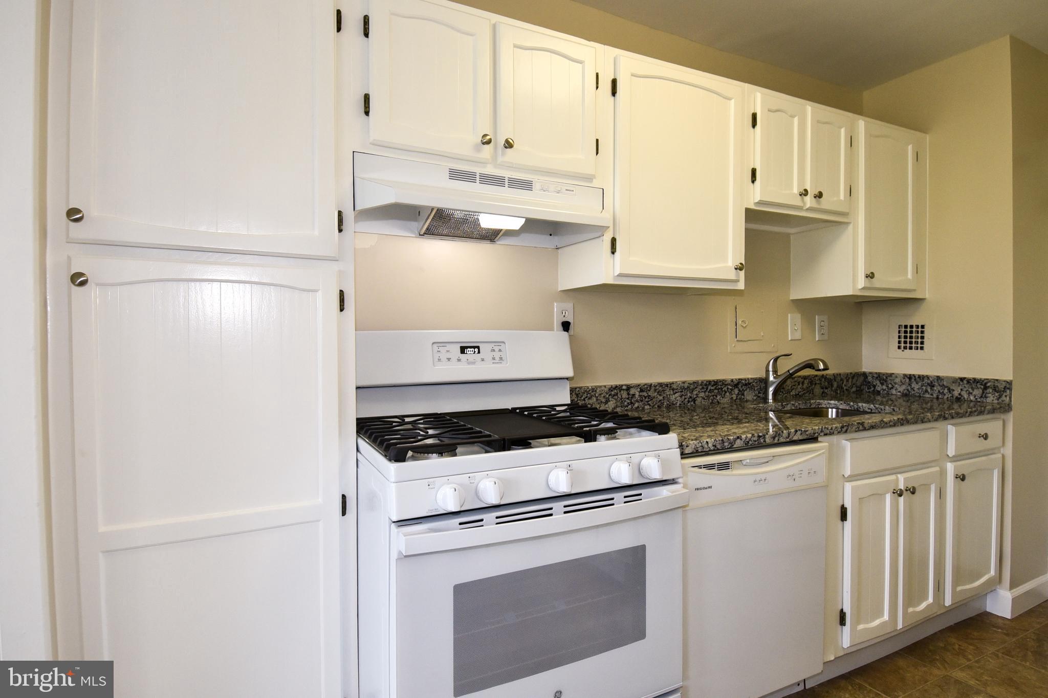 RIVER TOWERS - Residential