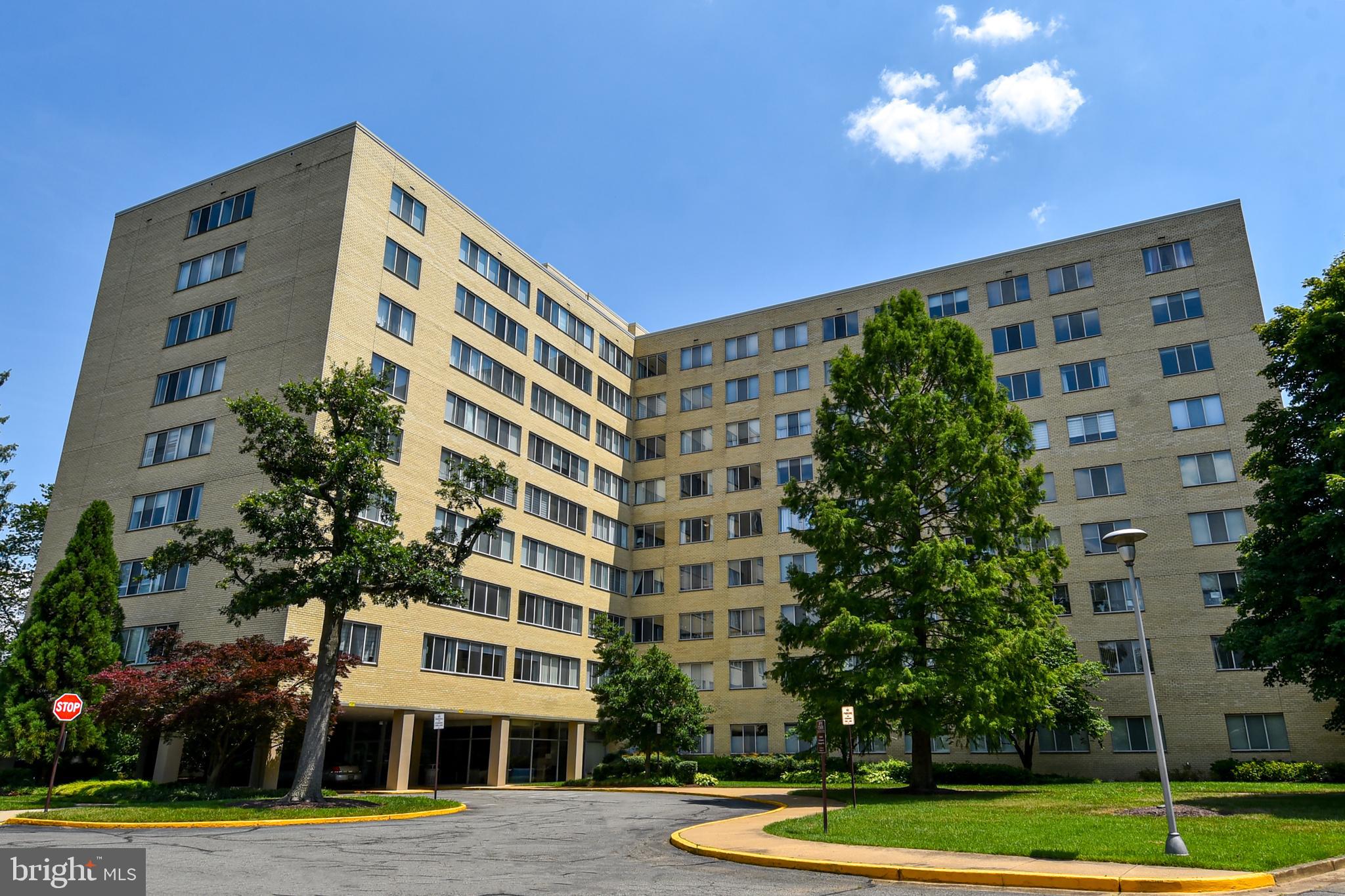 RIVER TOWERS - Residential