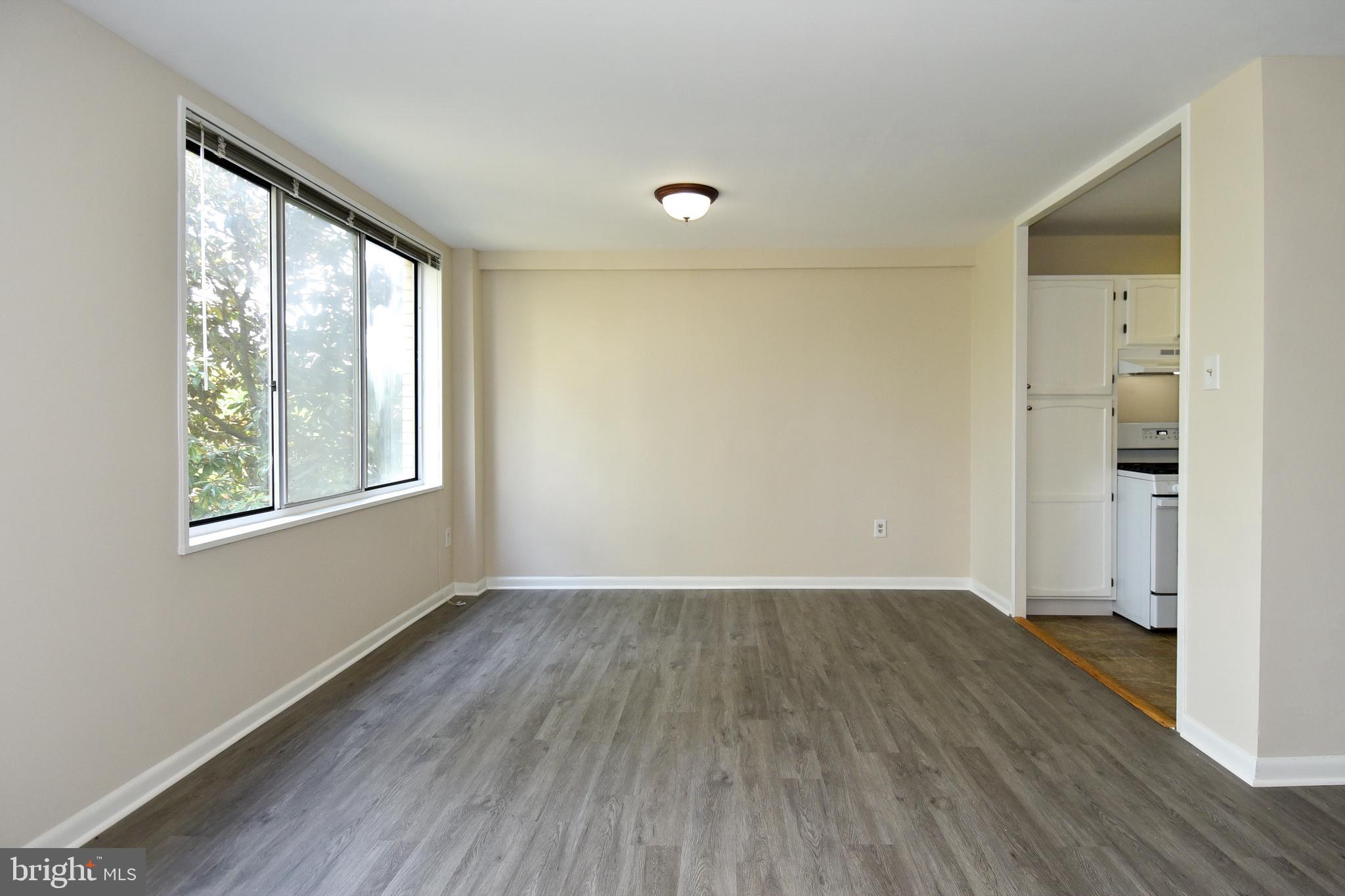 RIVER TOWERS - Residential