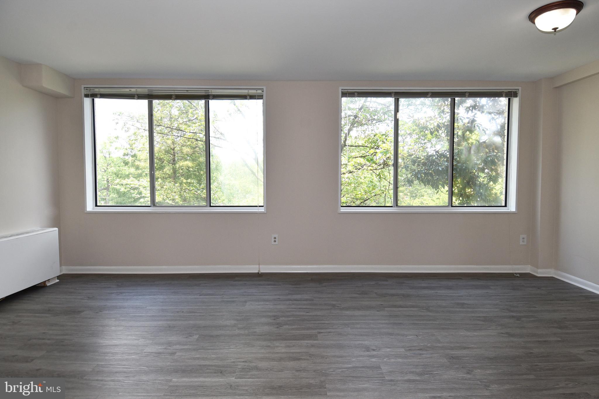 RIVER TOWERS - Residential