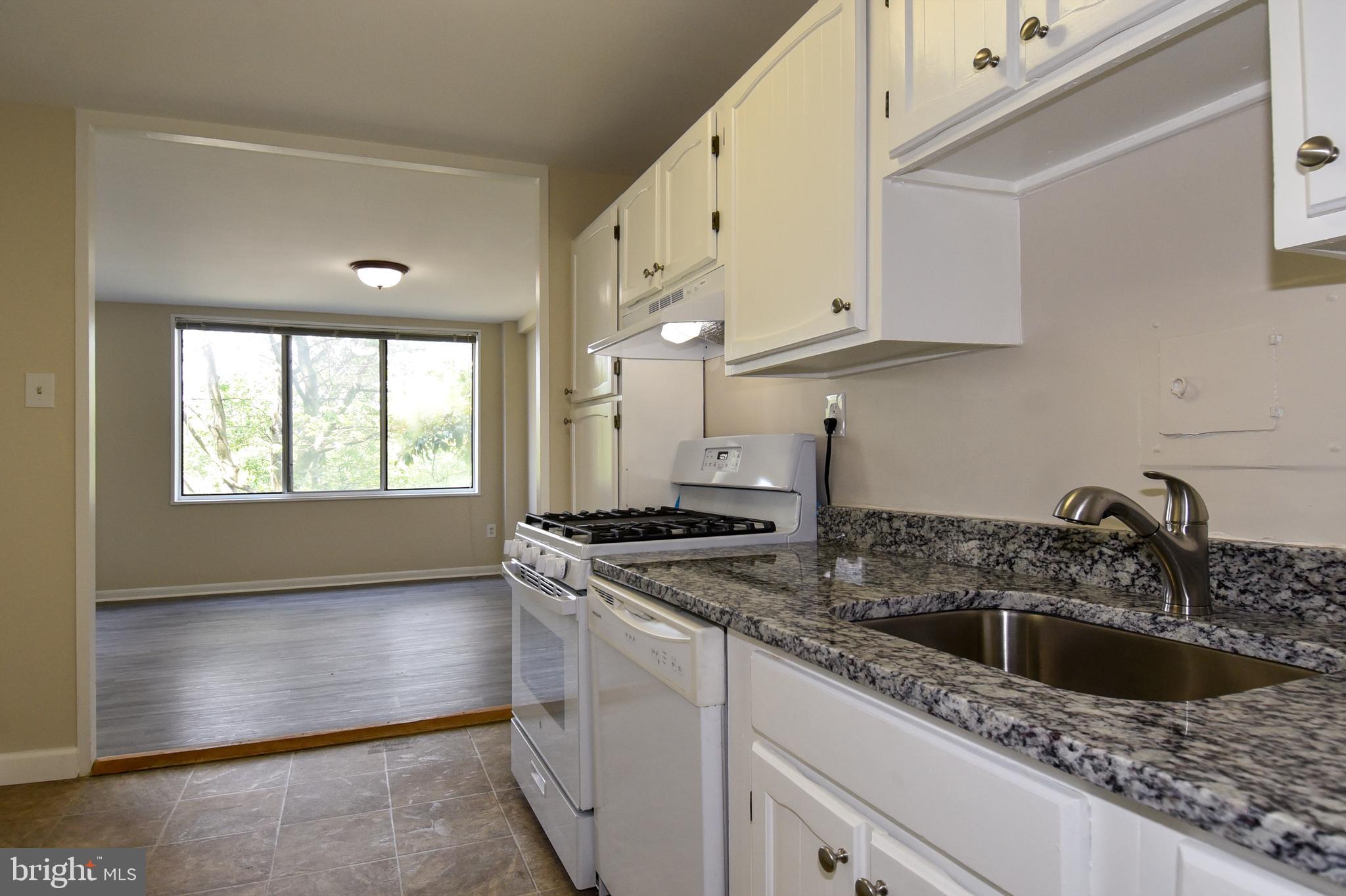 RIVER TOWERS - Residential