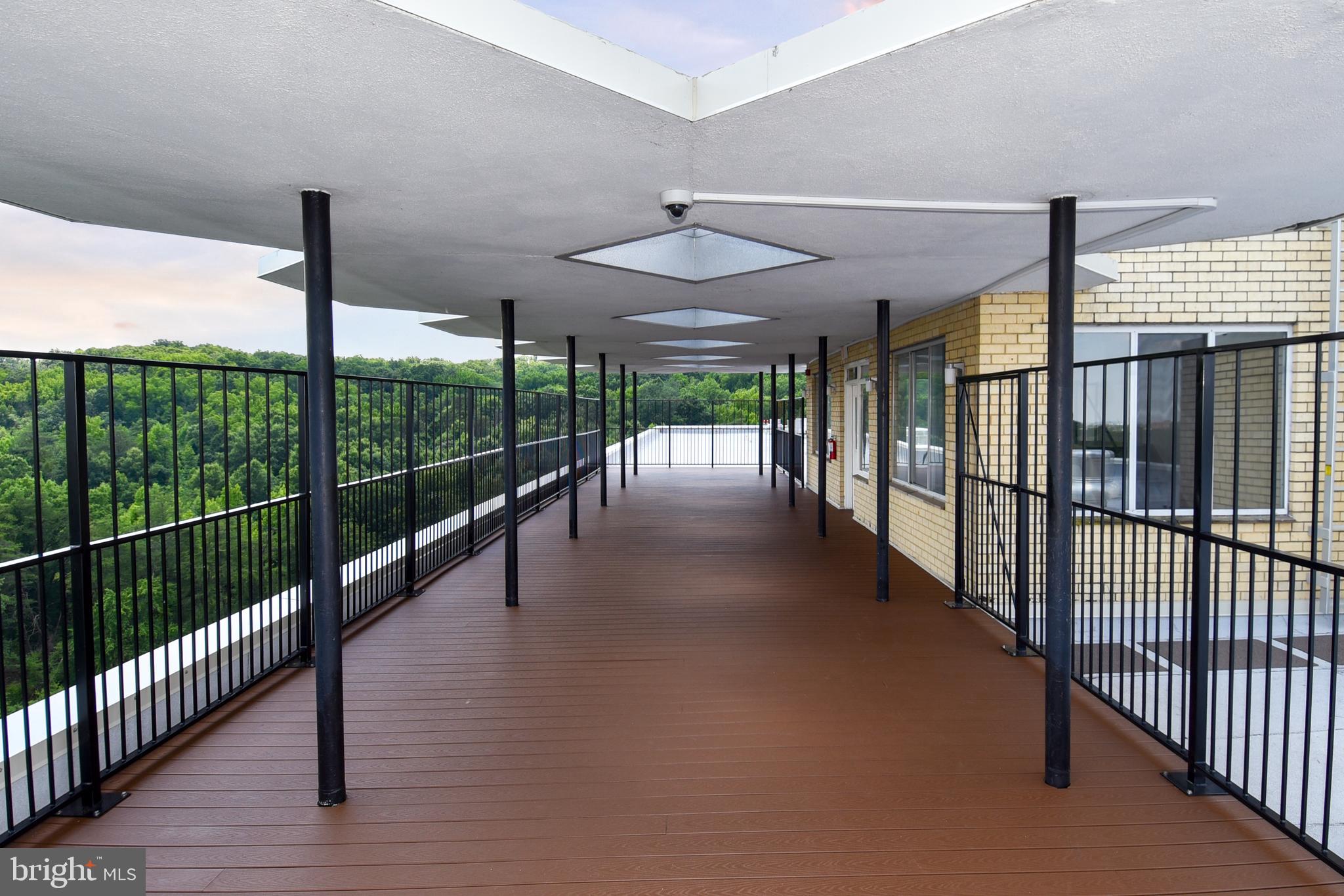 RIVER TOWERS - Residential