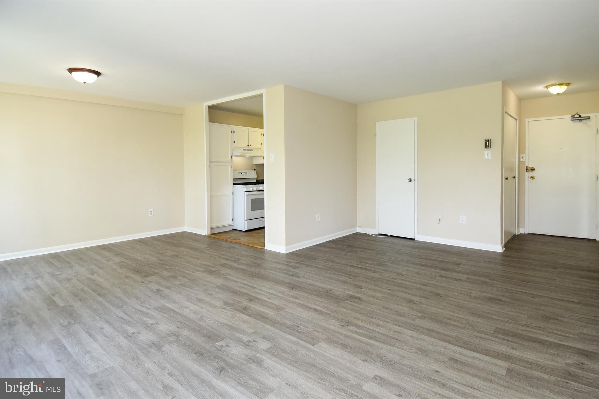 RIVER TOWERS - Residential