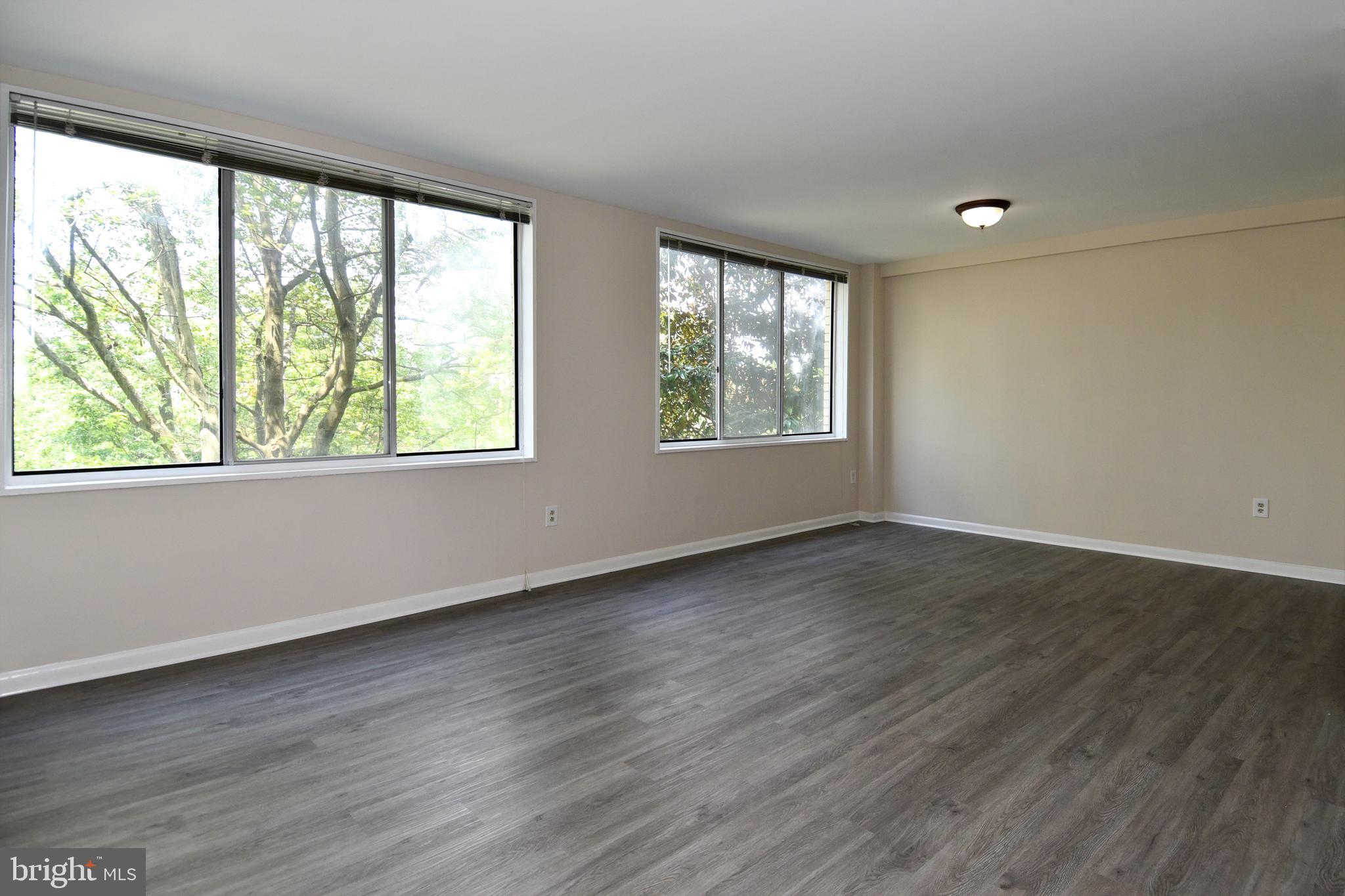 RIVER TOWERS - Residential