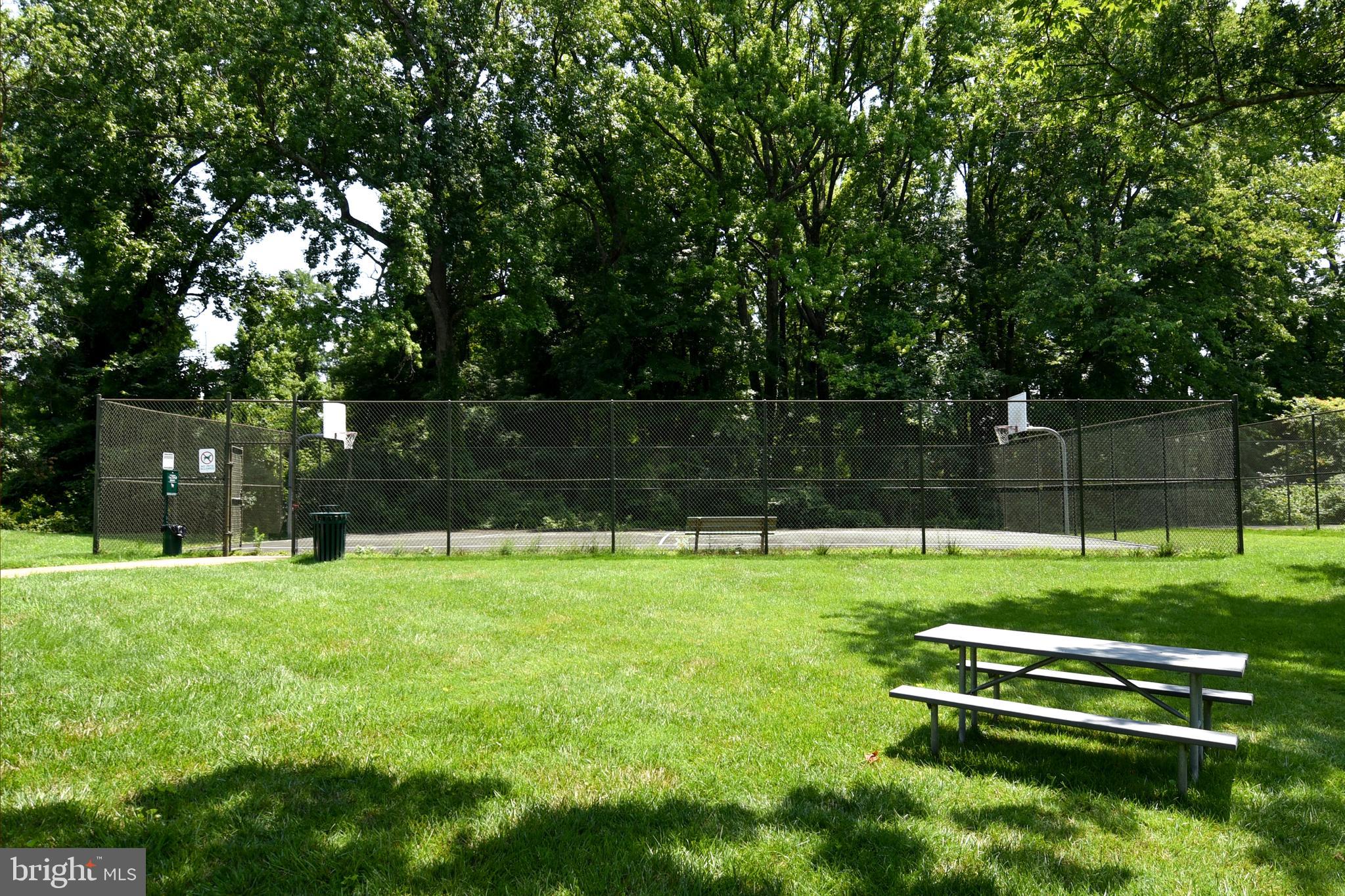 RIVER TOWERS - Residential