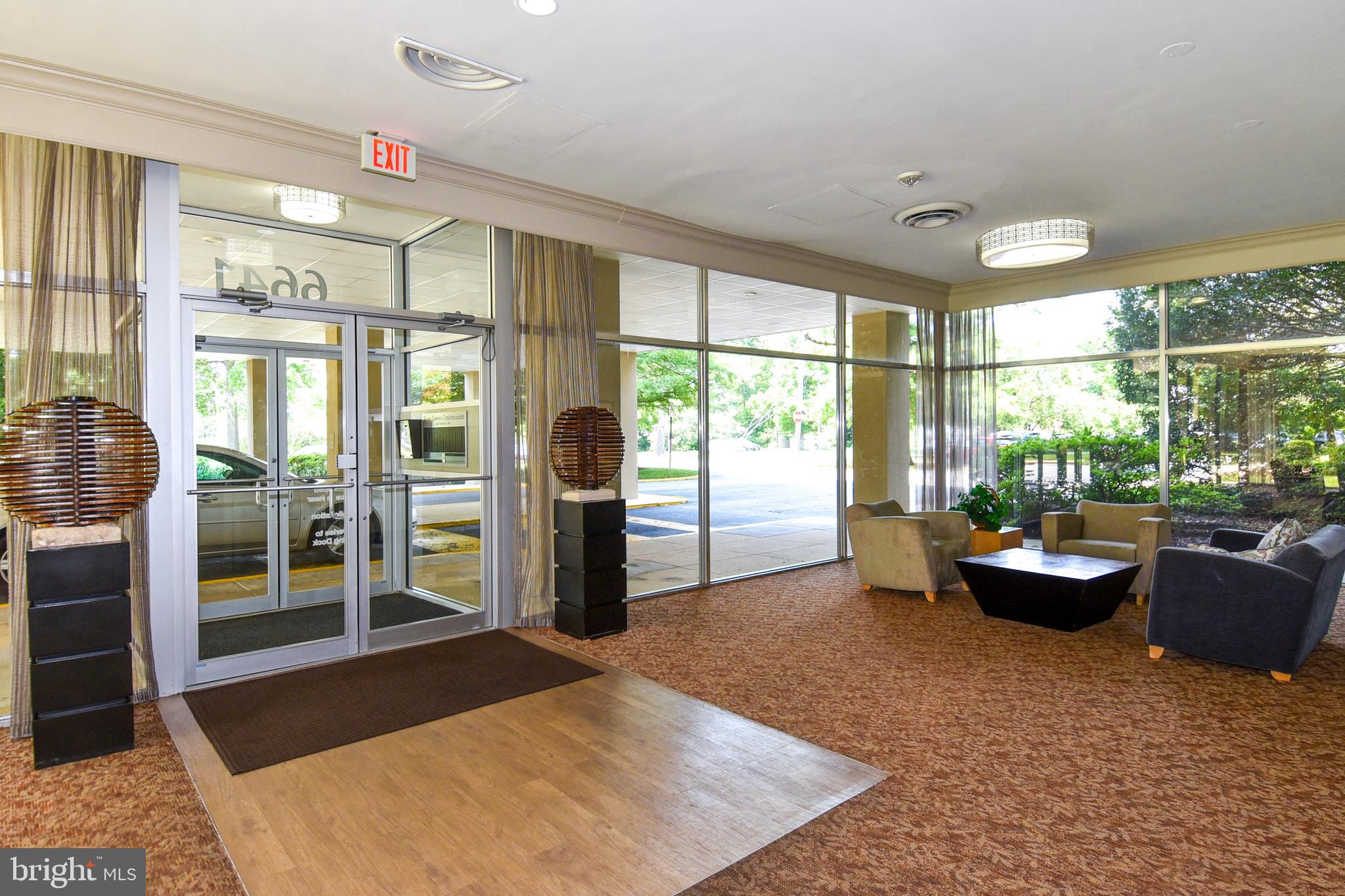 RIVER TOWERS - Residential