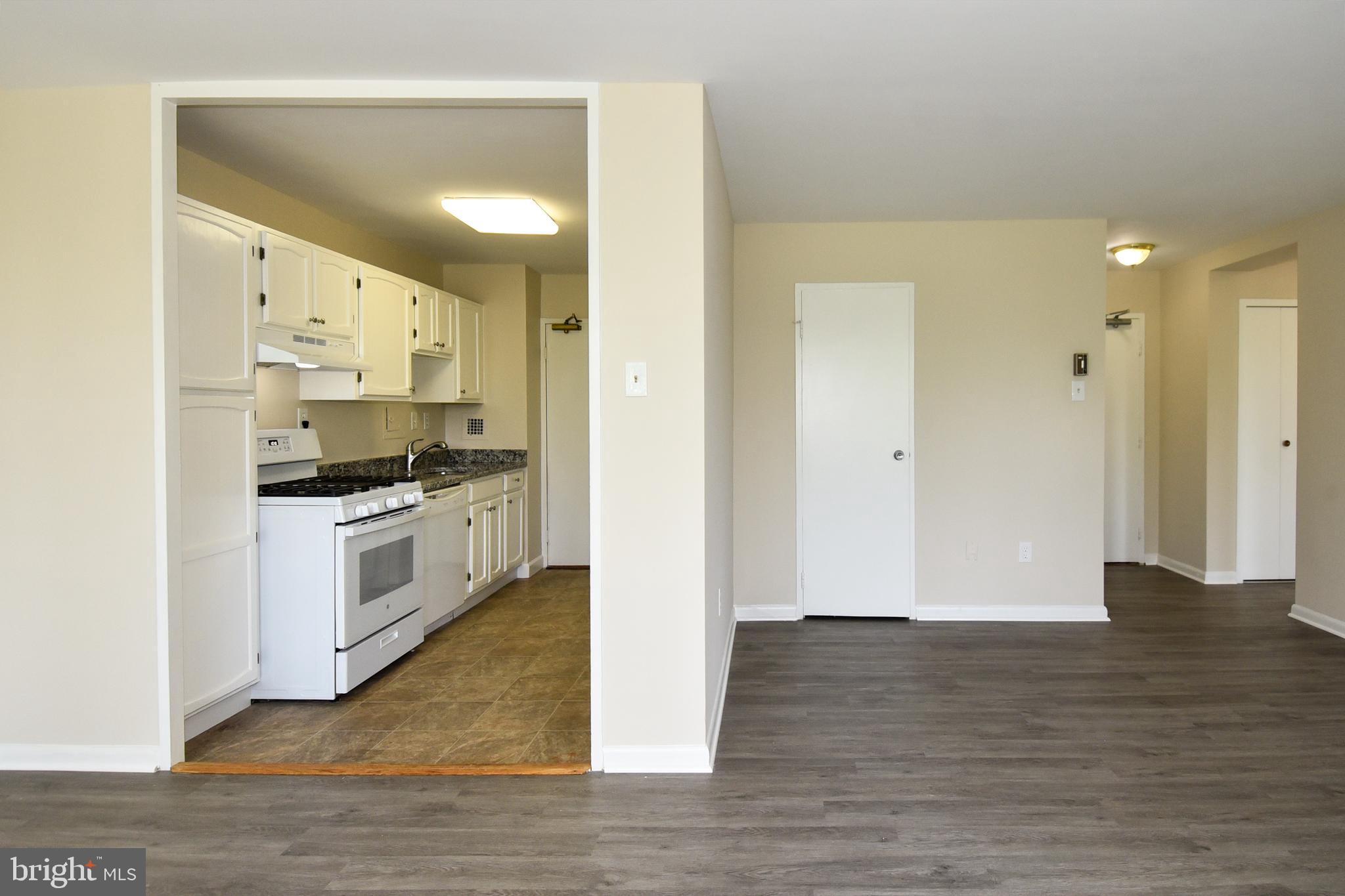 RIVER TOWERS - Residential