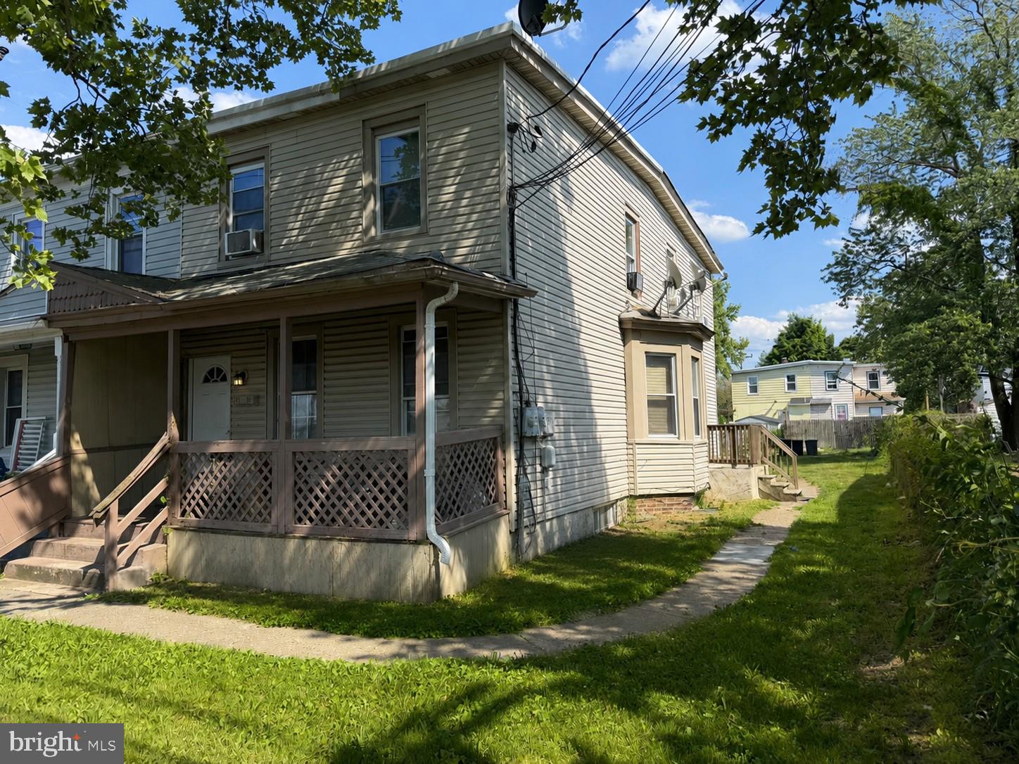 1002 W FRONT STREET