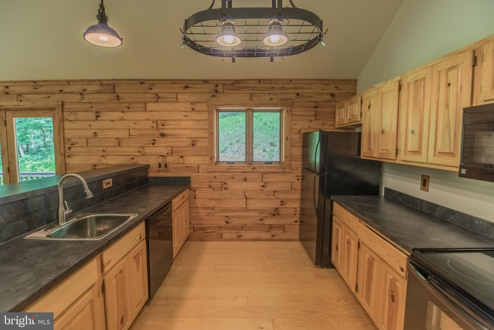 COOLFONT MOUNTAINSIDE - Residential