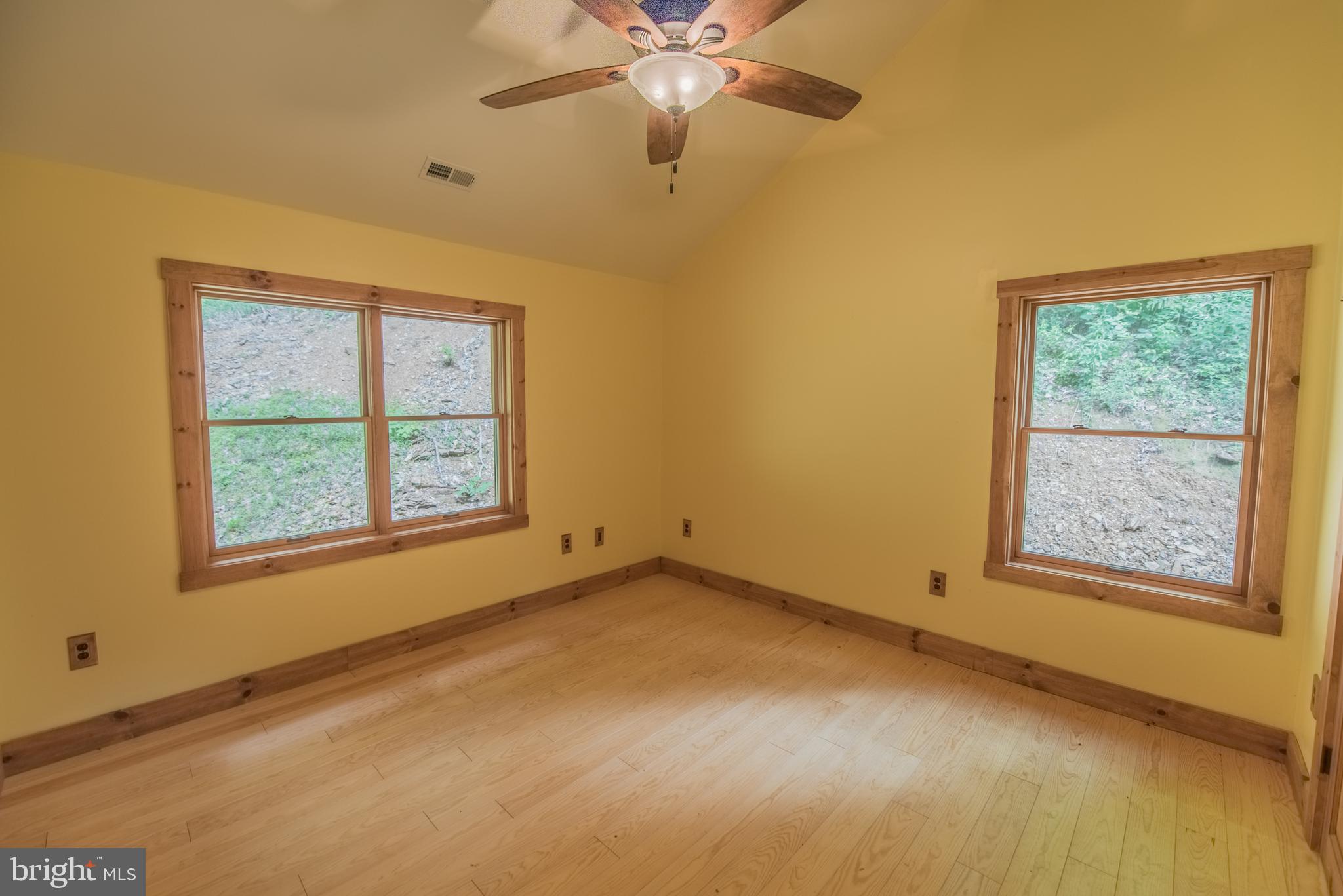 COOLFONT MOUNTAINSIDE - Residential