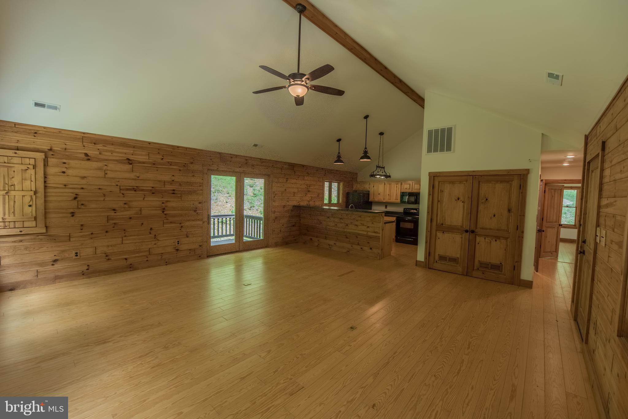 COOLFONT MOUNTAINSIDE - Residential