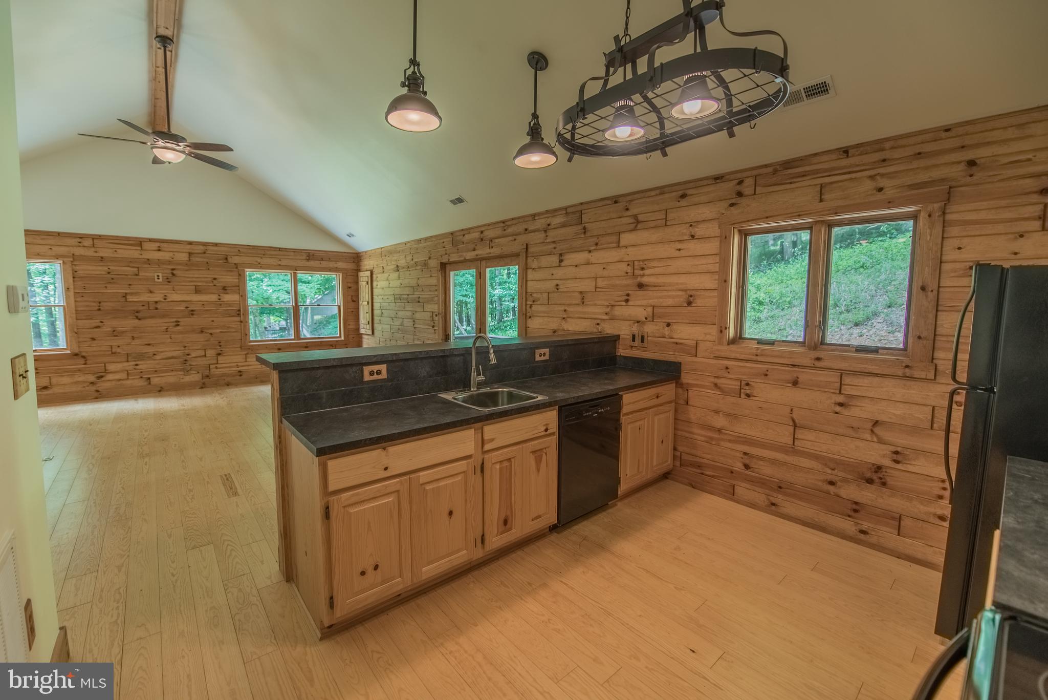 COOLFONT MOUNTAINSIDE - Residential