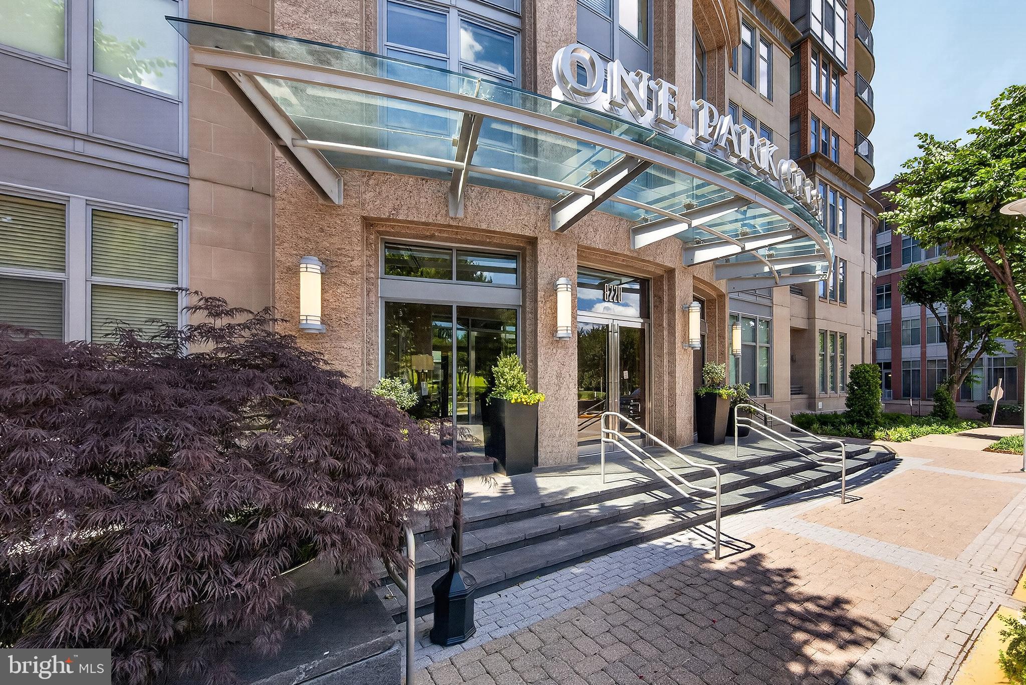 ONE PARK CREST - Residential