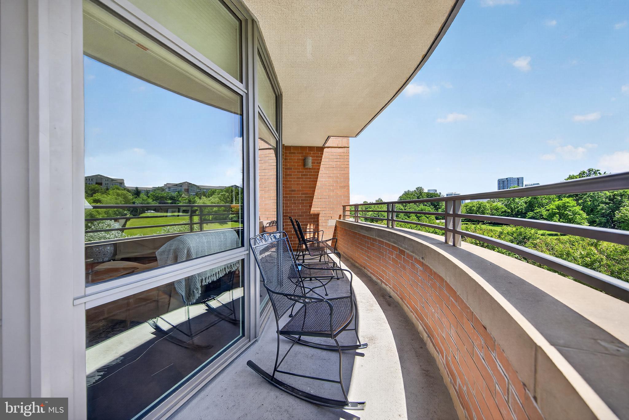 ONE PARK CREST - Residential