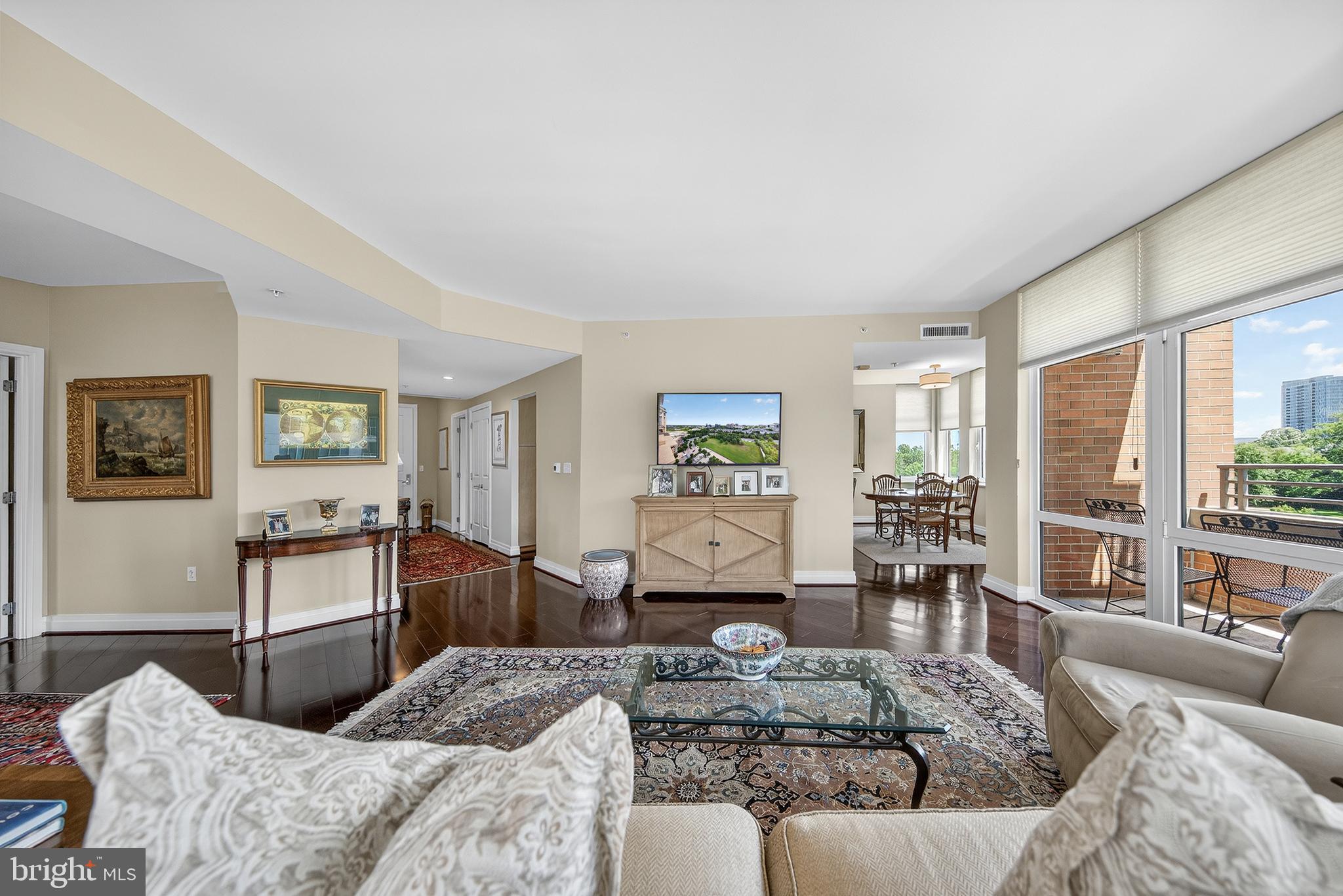 ONE PARK CREST - Residential
